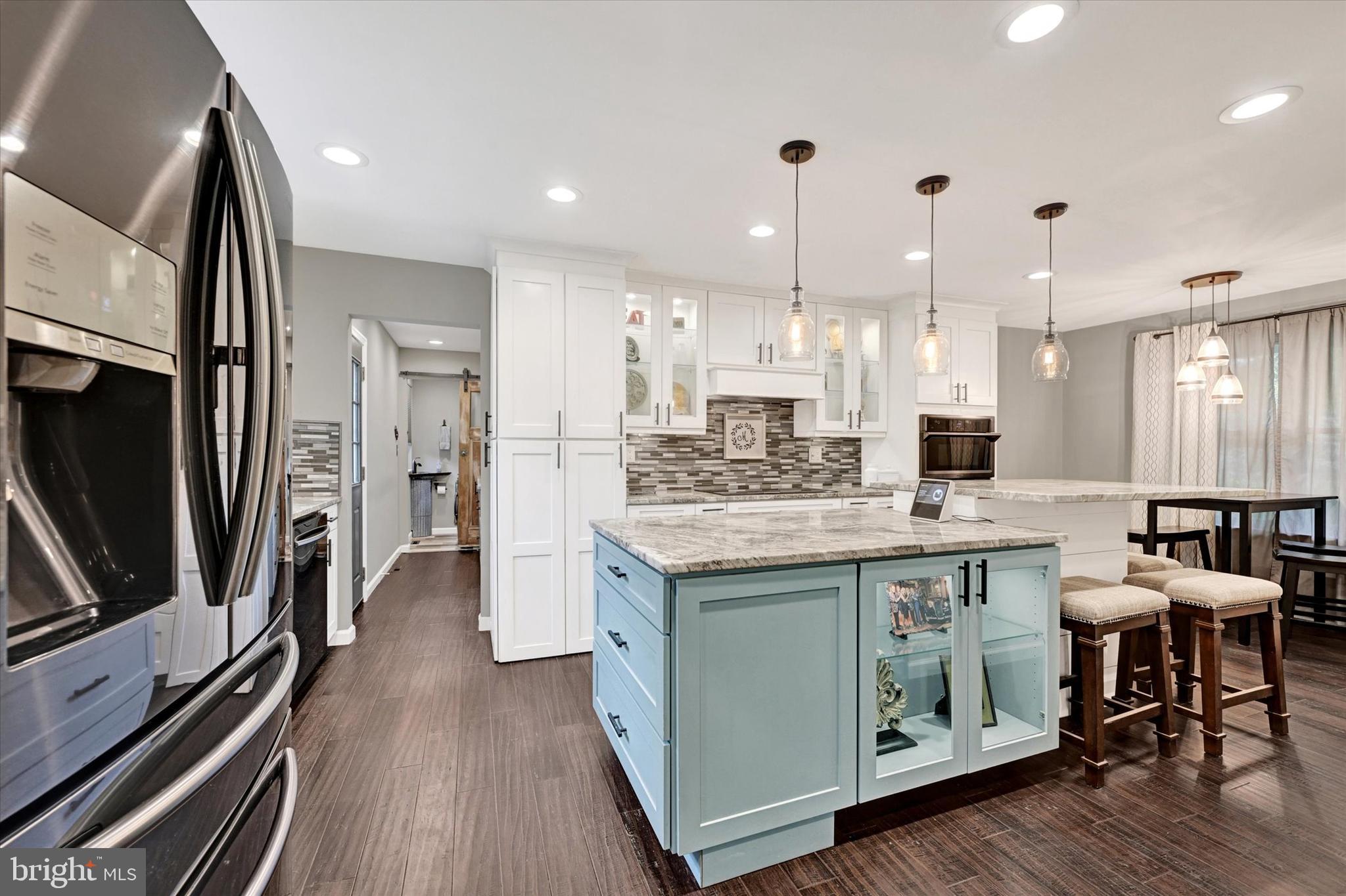 WOLF HILL - Residential