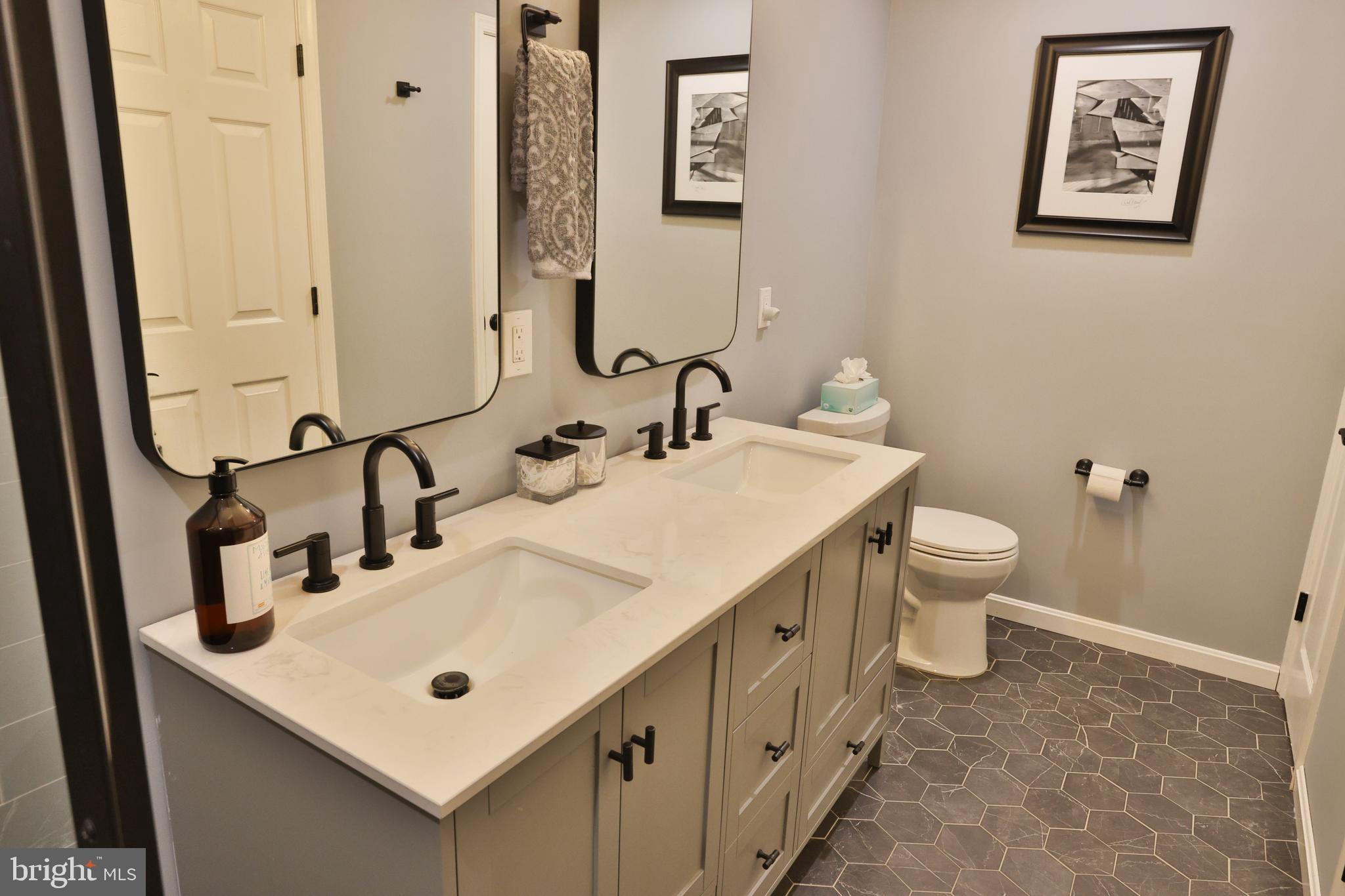 ESTATES OF CHANCELLORSVILLE - Residential