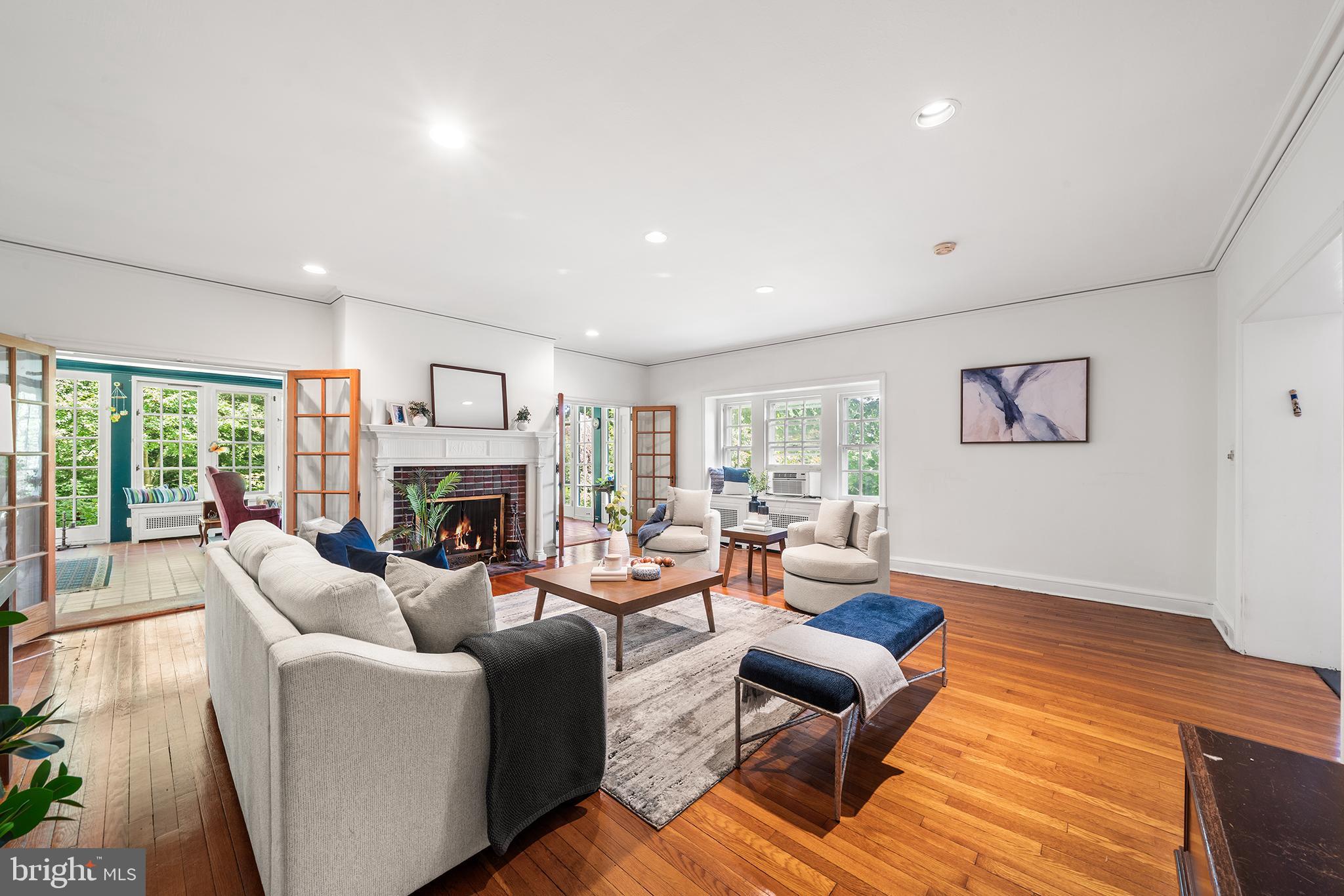 206 N BOWMAN AVENUE