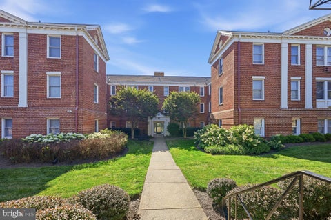 Condo For Rent - 906 Washington Street #111<br/> Alexandria City County, ALEXANDRIA, VA 22314