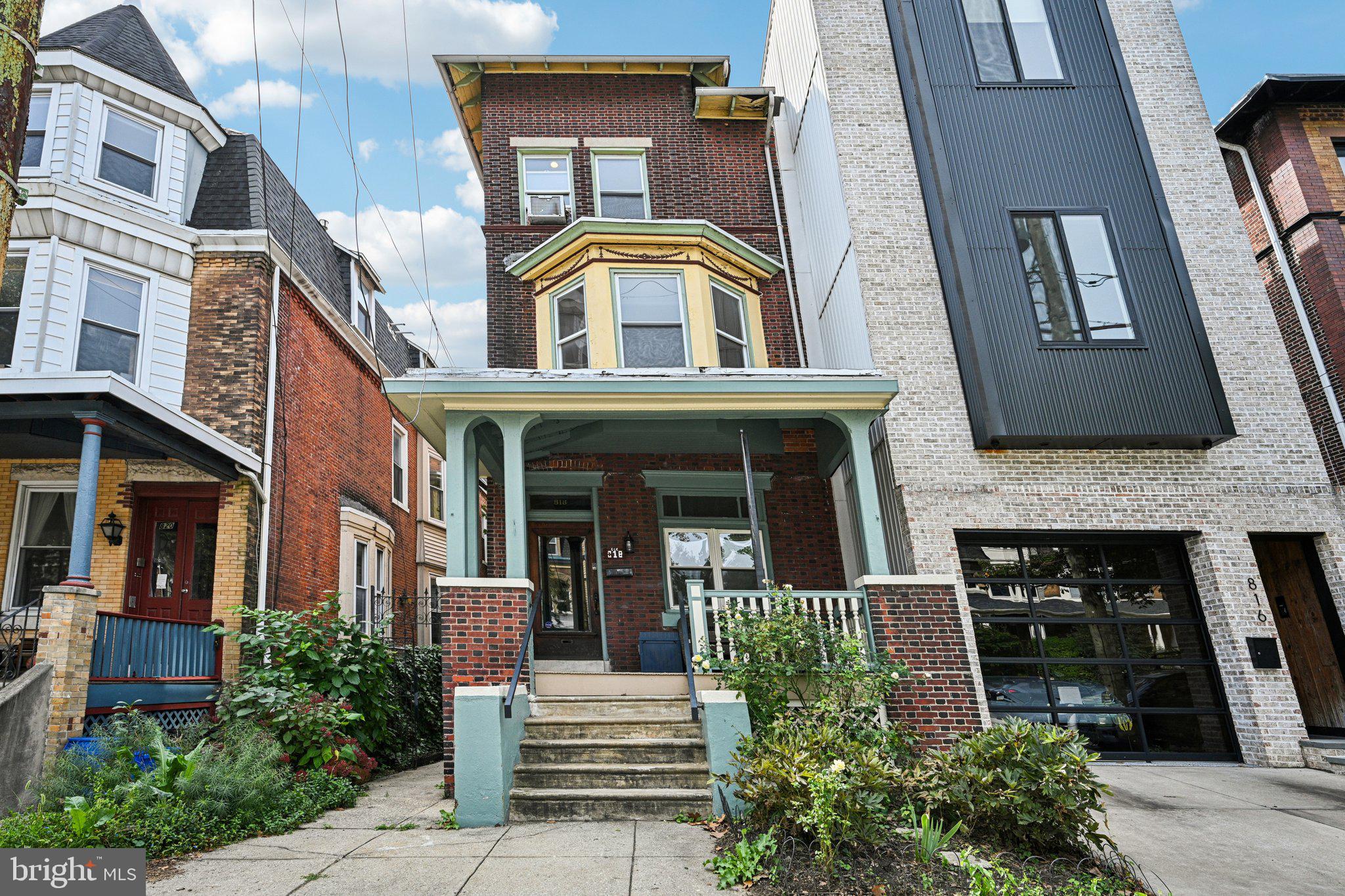 UNIVERSITY CITY - Residential Income