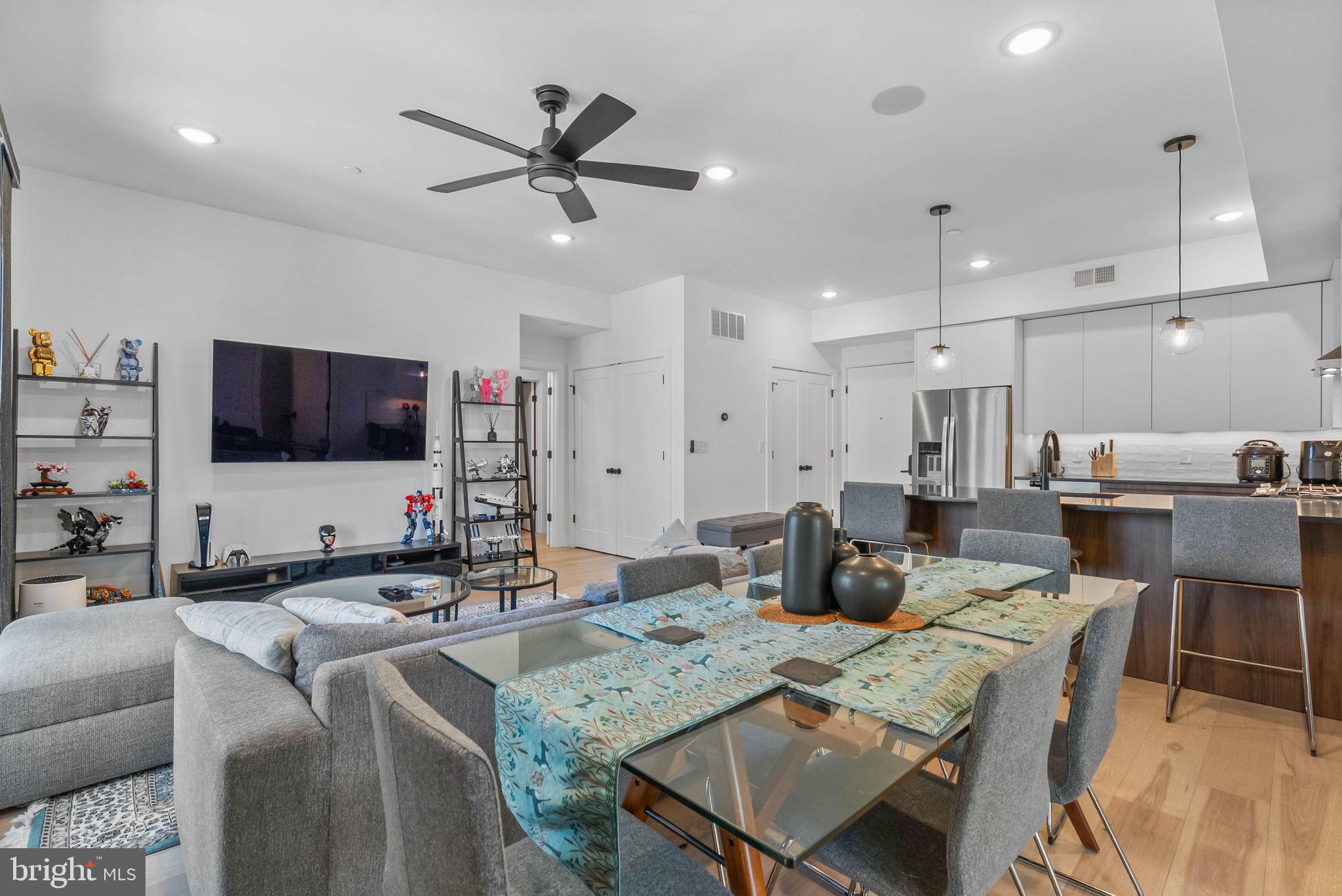 FRANCISVILLE - Residential