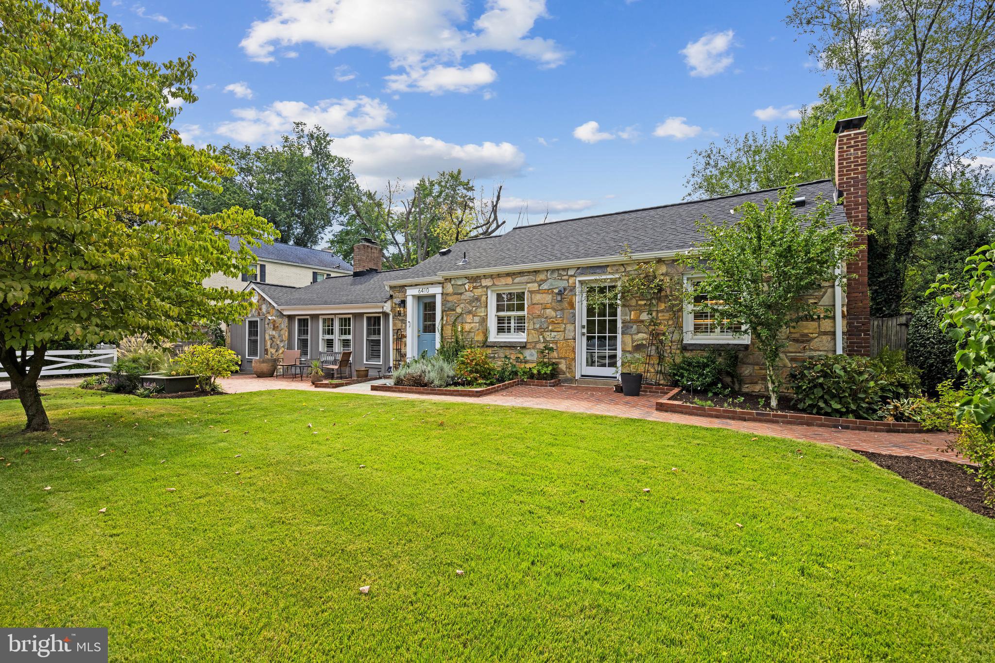 NEW ALEXANDRIA - Residential