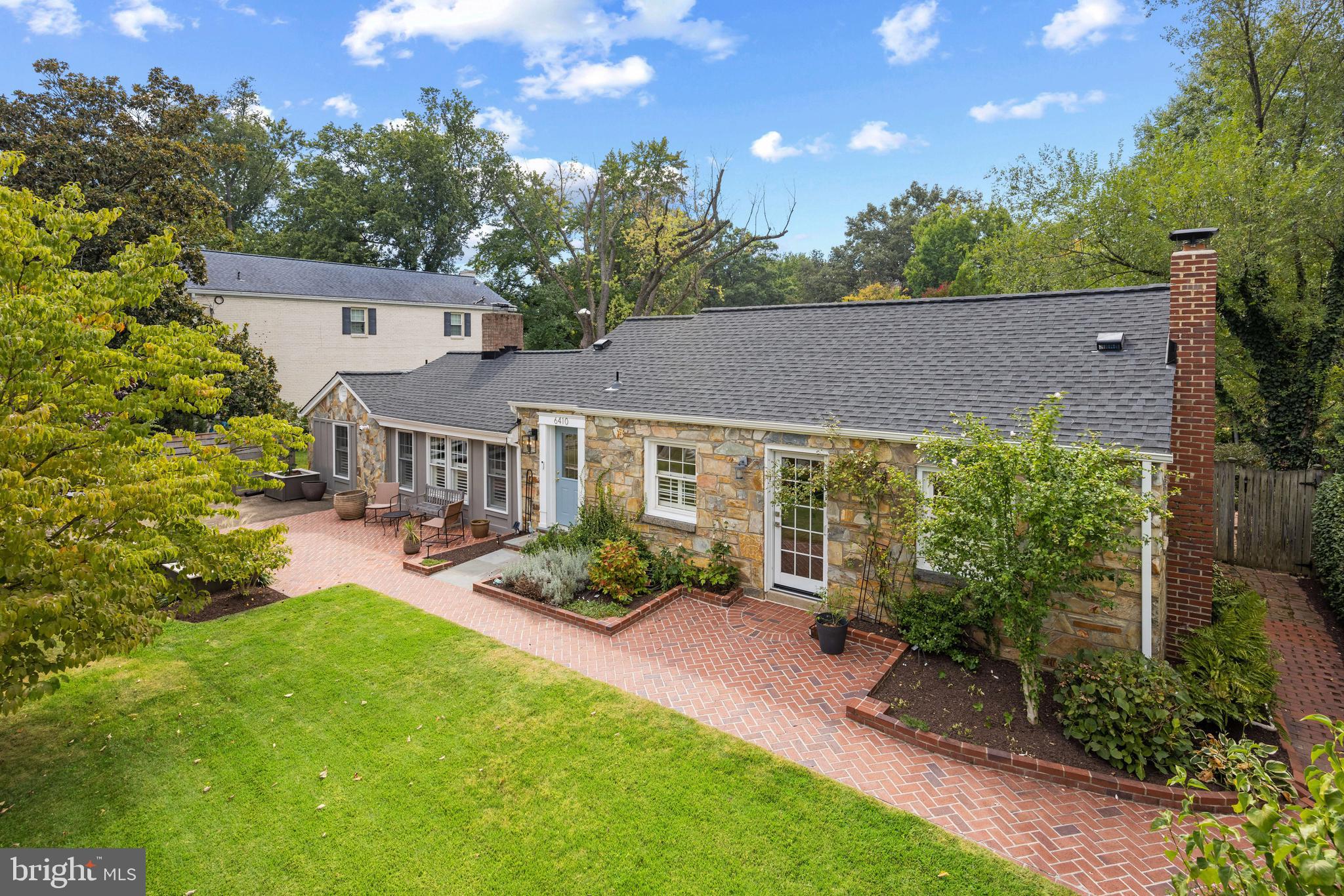 NEW ALEXANDRIA - Residential