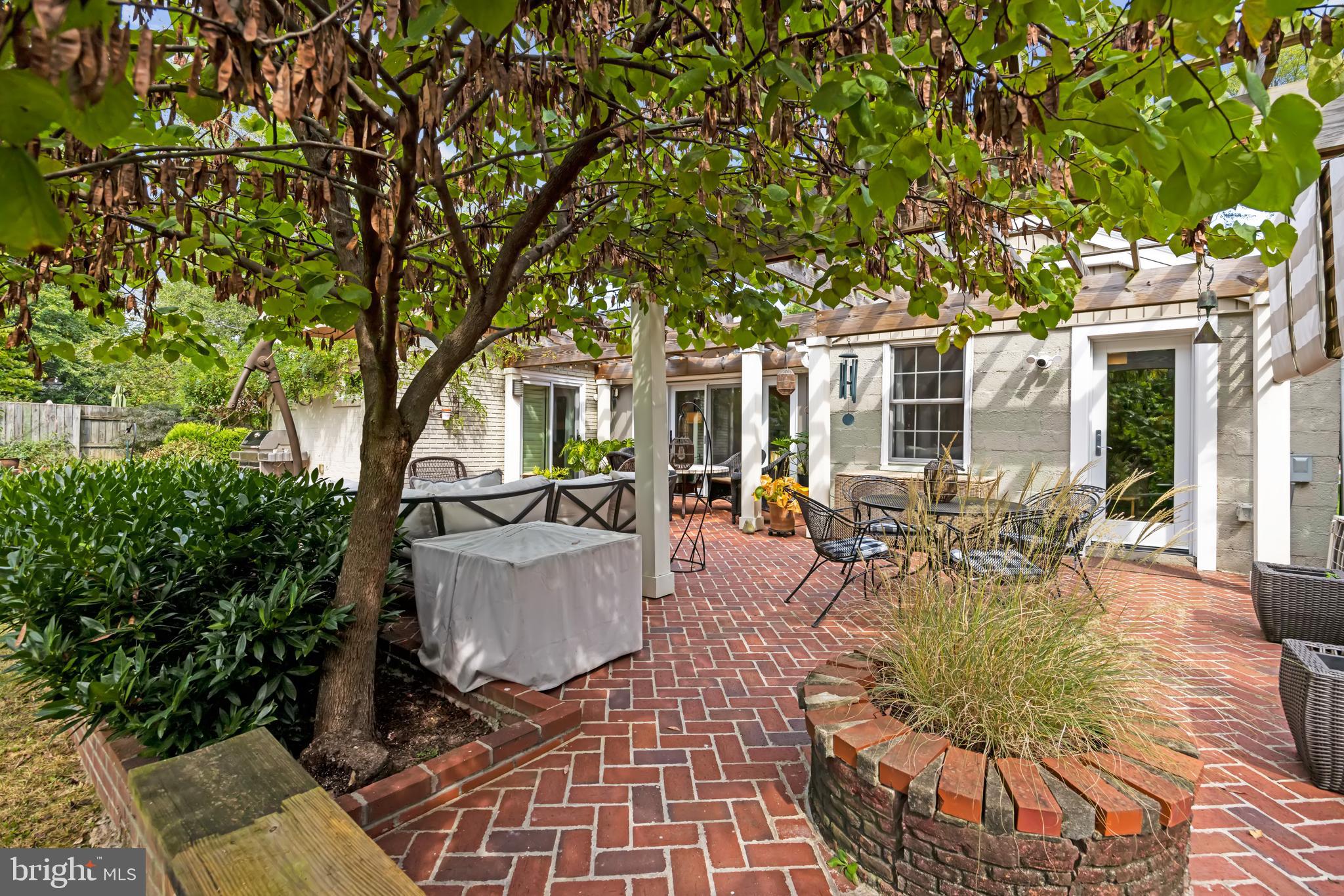 NEW ALEXANDRIA - Residential