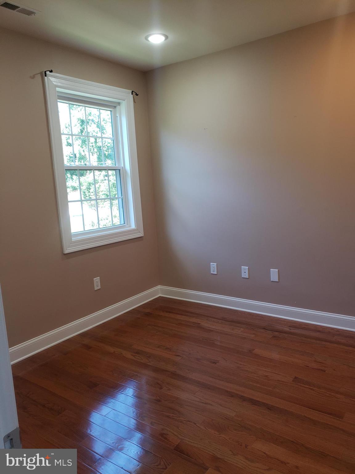 ANNANDALE ACRES - Residential Lease