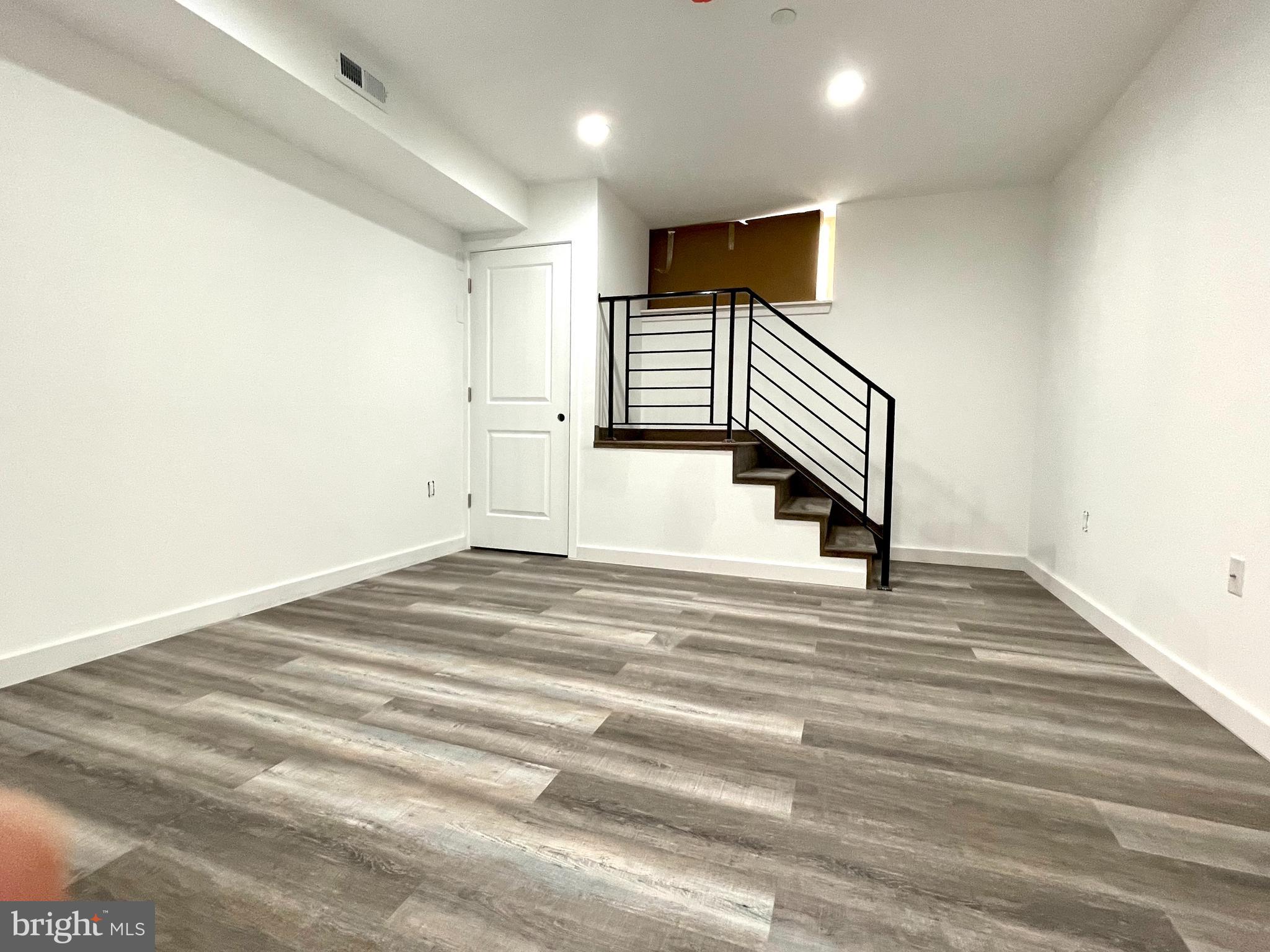 POPLAR - Residential Lease