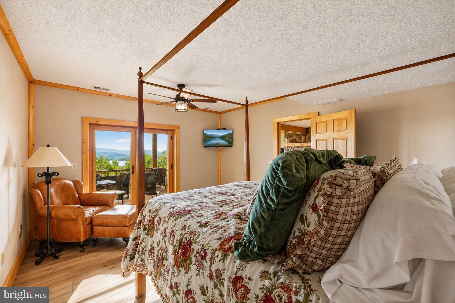 THE VIEW - Residential