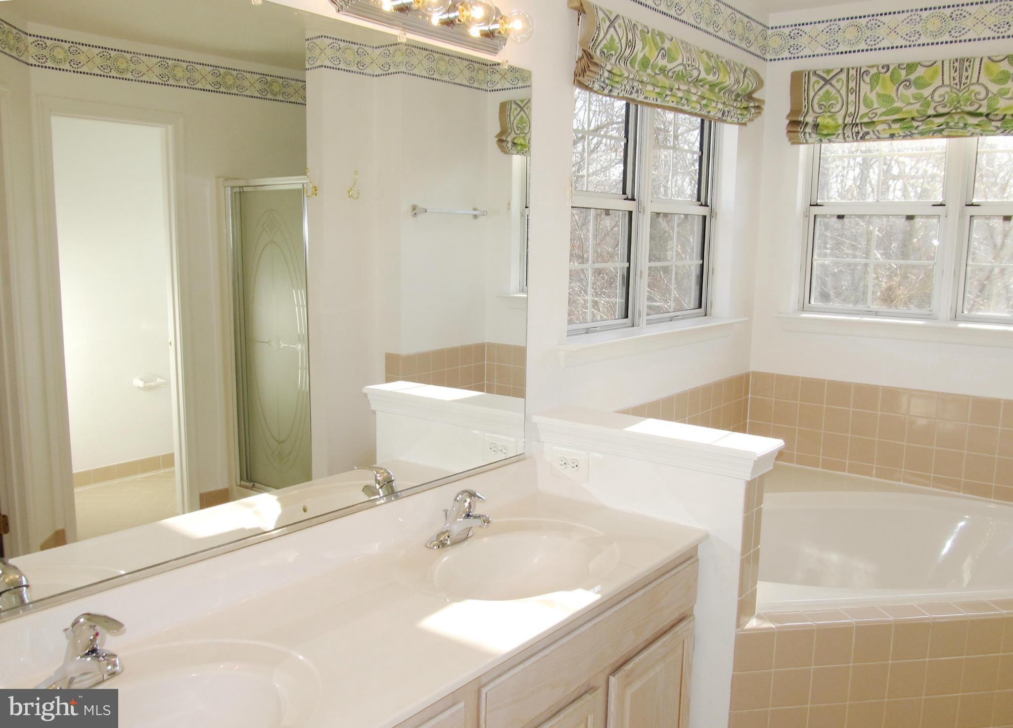 CONSTITUTION HILLS - Residential