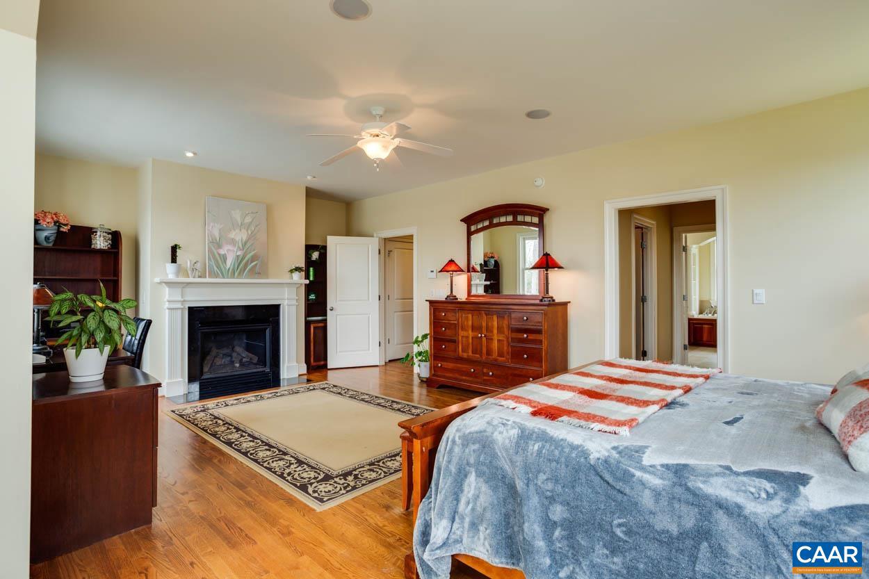 FOXCHASE - Residential