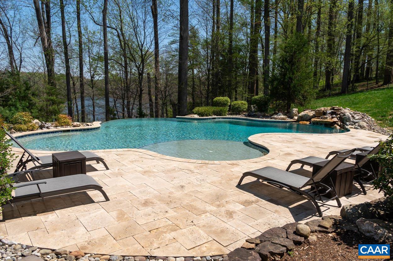 FOXCHASE - Residential