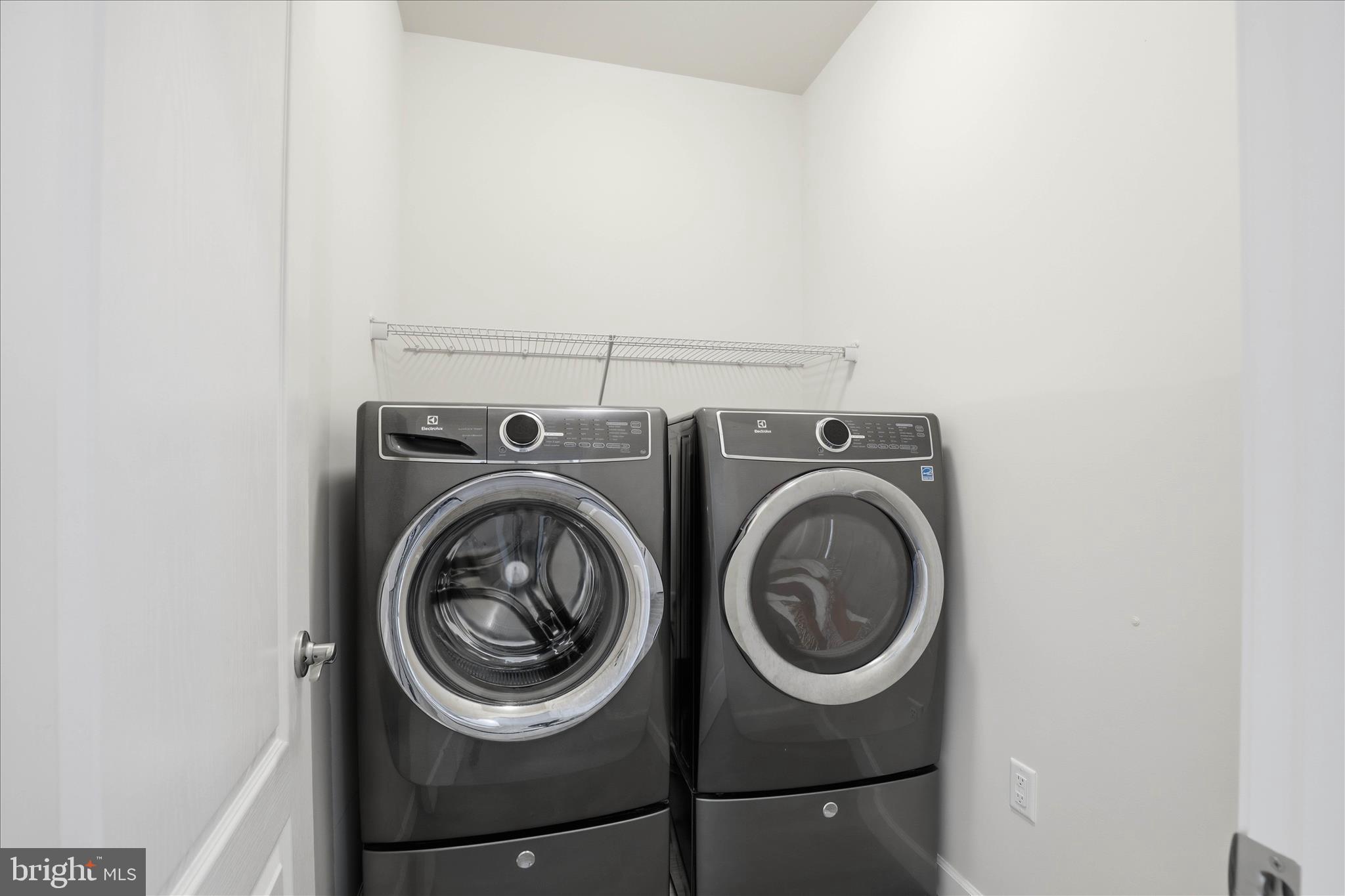 ELM TREE - Residential