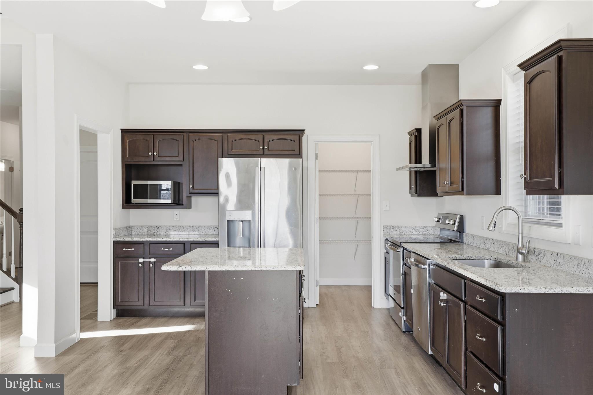 ELM TREE - Residential