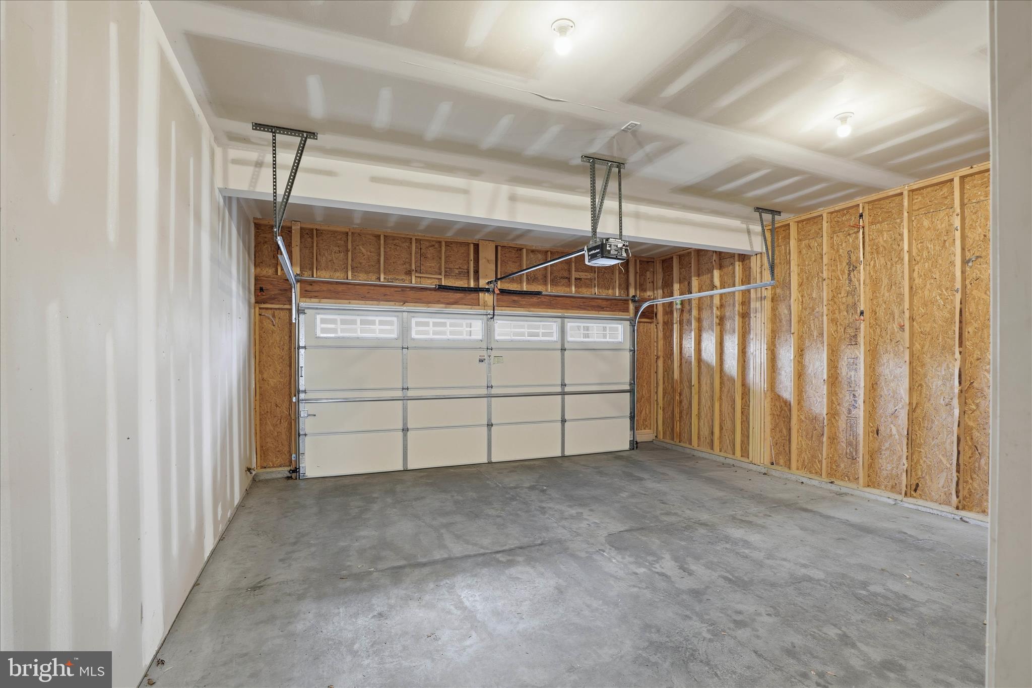 ELM TREE - Residential