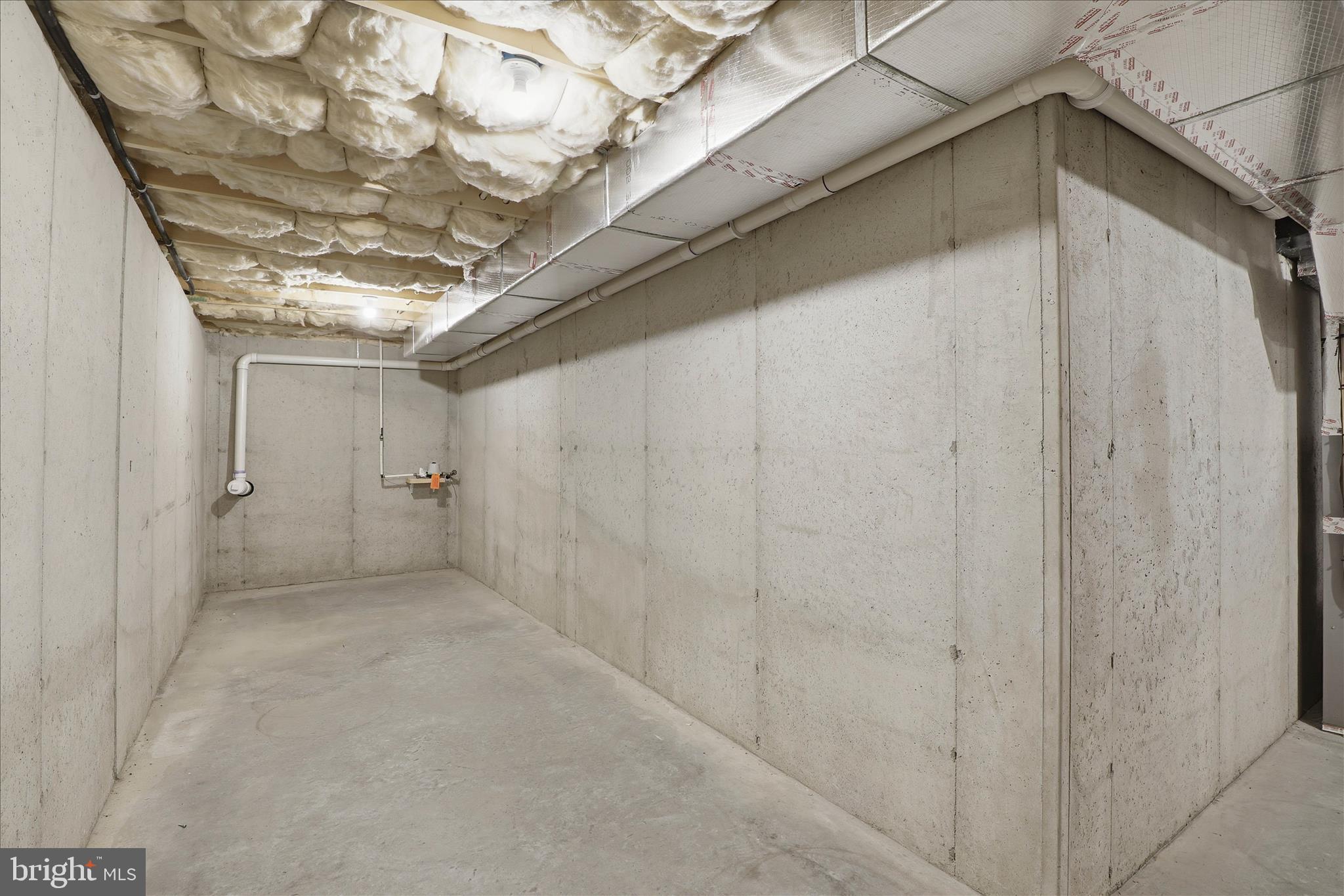 ELM TREE - Residential