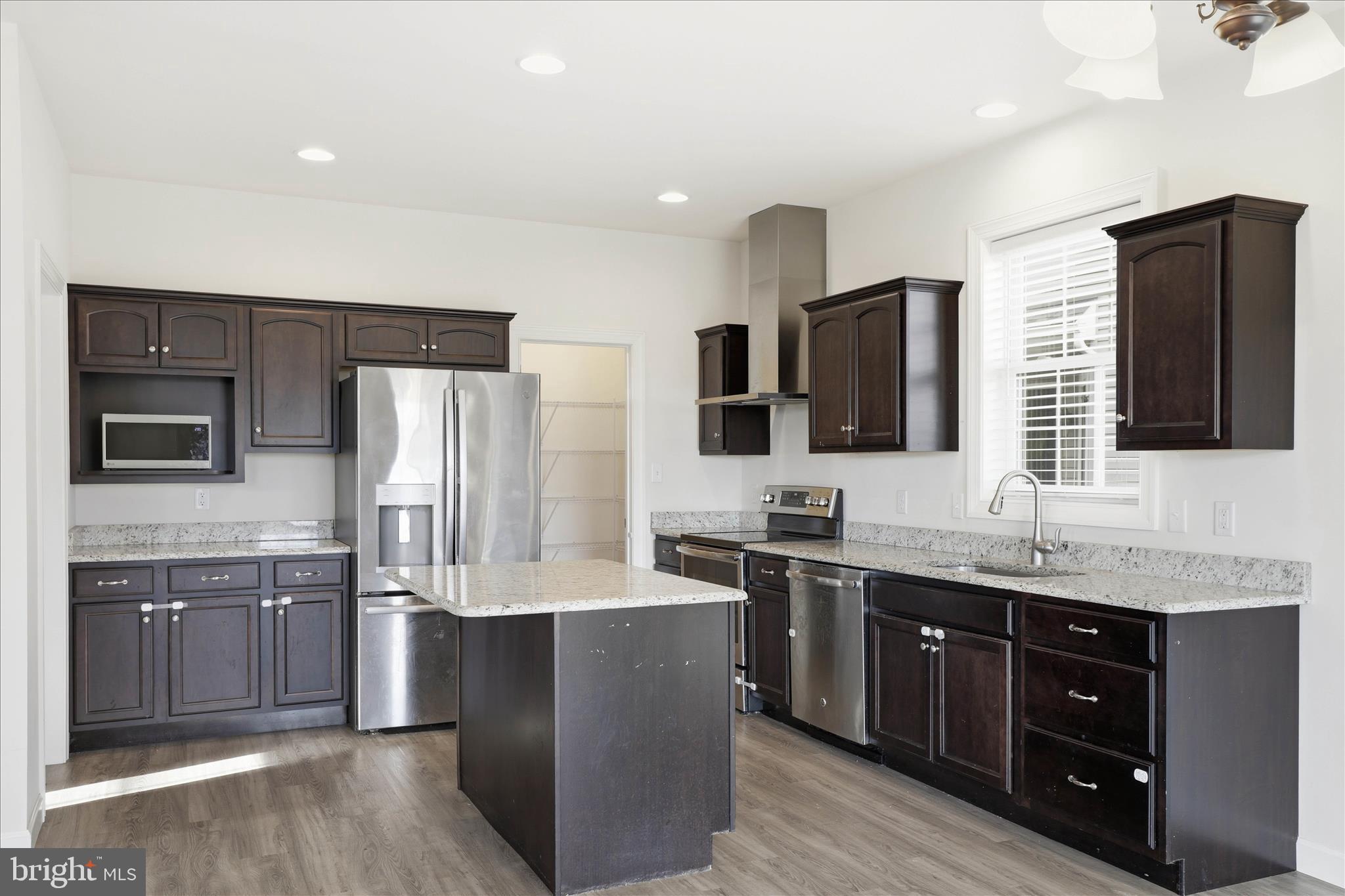 ELM TREE - Residential