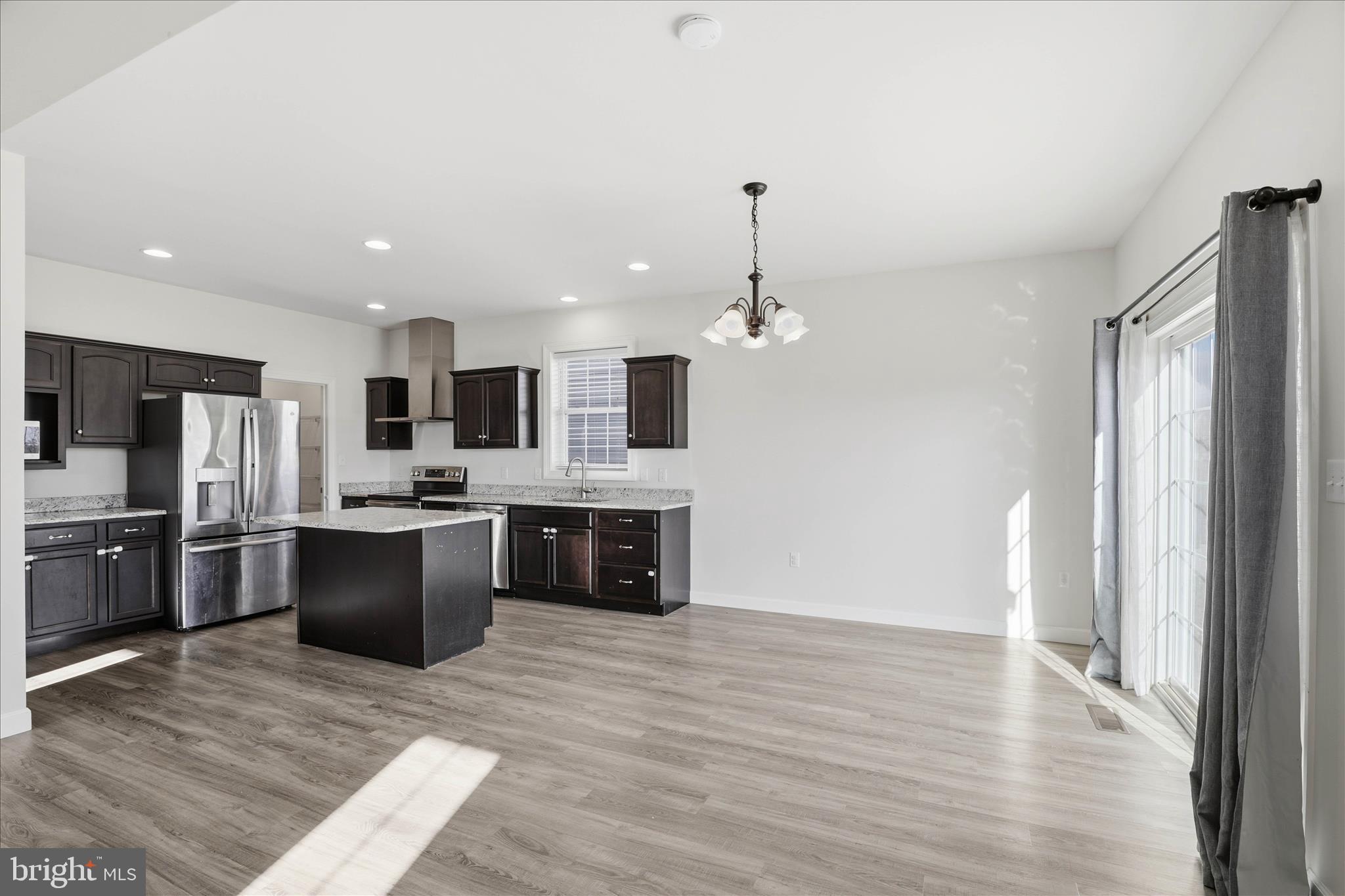 ELM TREE - Residential