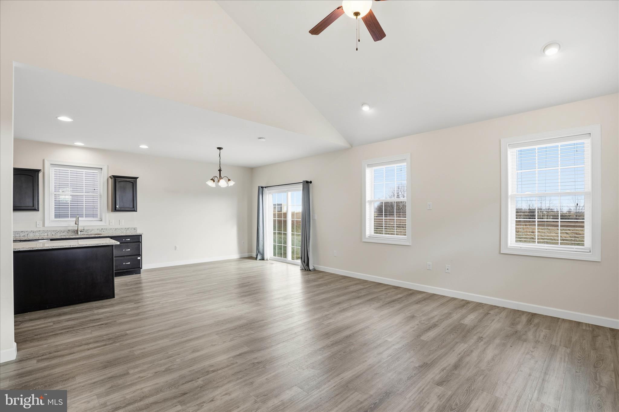 ELM TREE - Residential