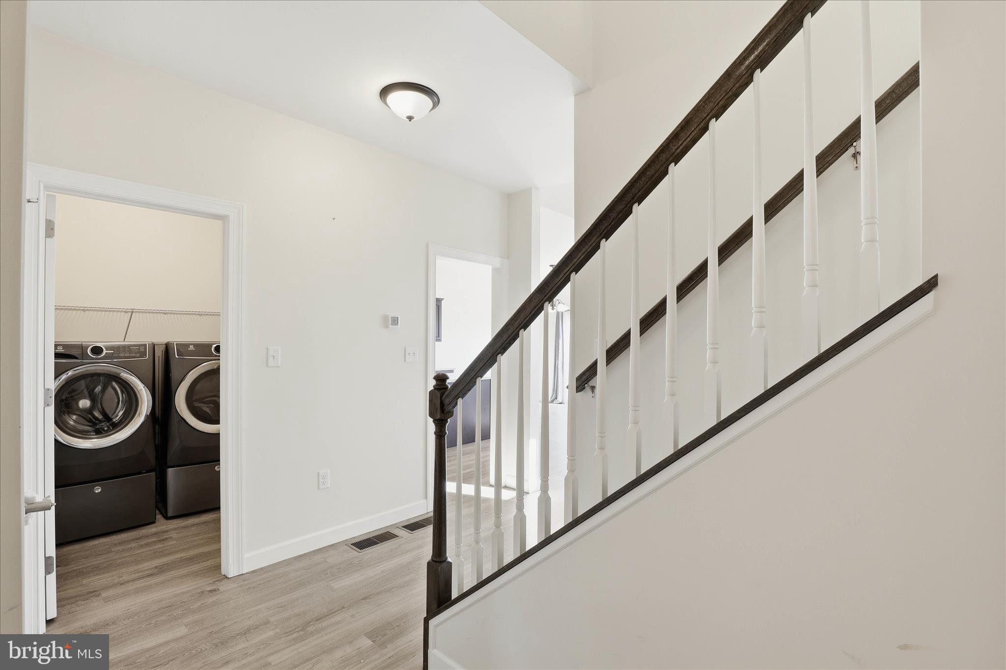 ELM TREE - Residential