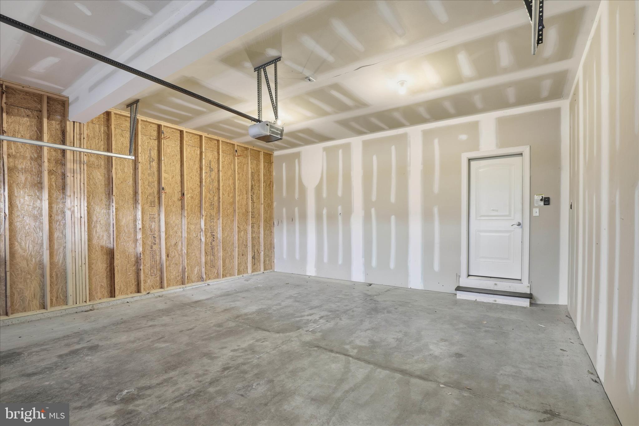 ELM TREE - Residential