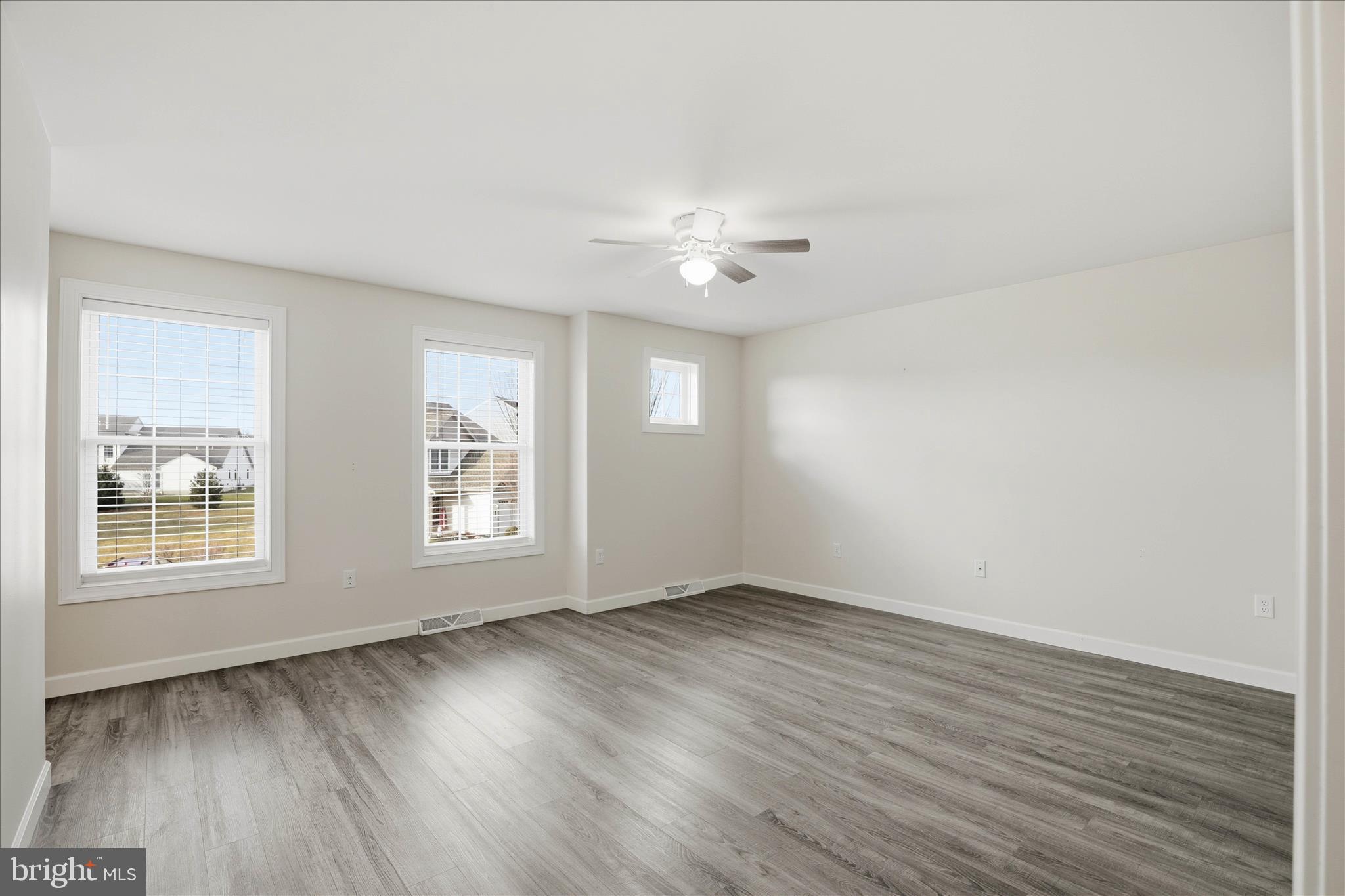 ELM TREE - Residential