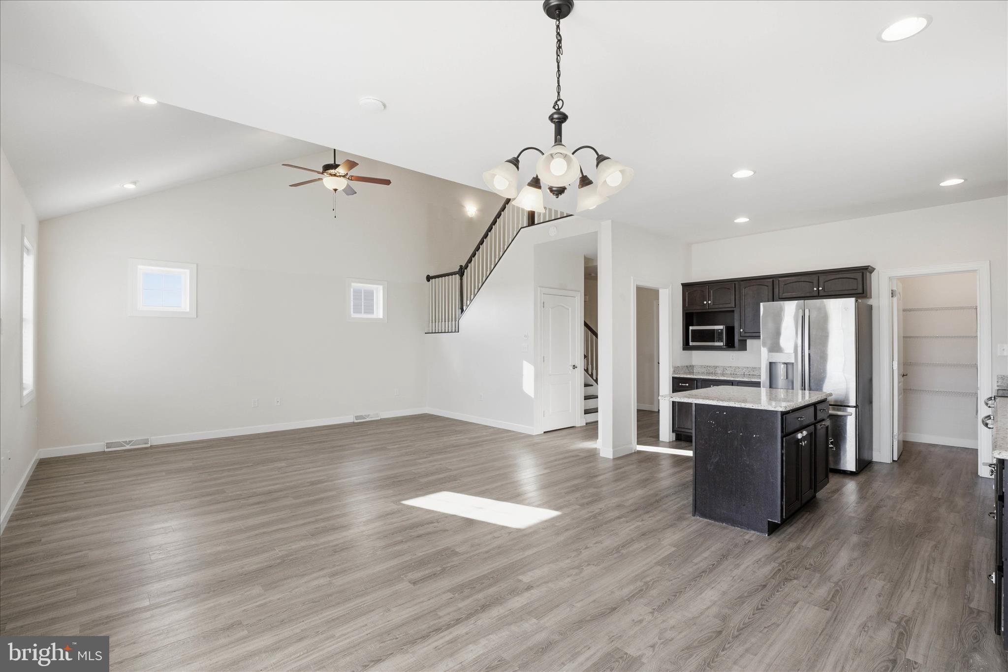 ELM TREE - Residential