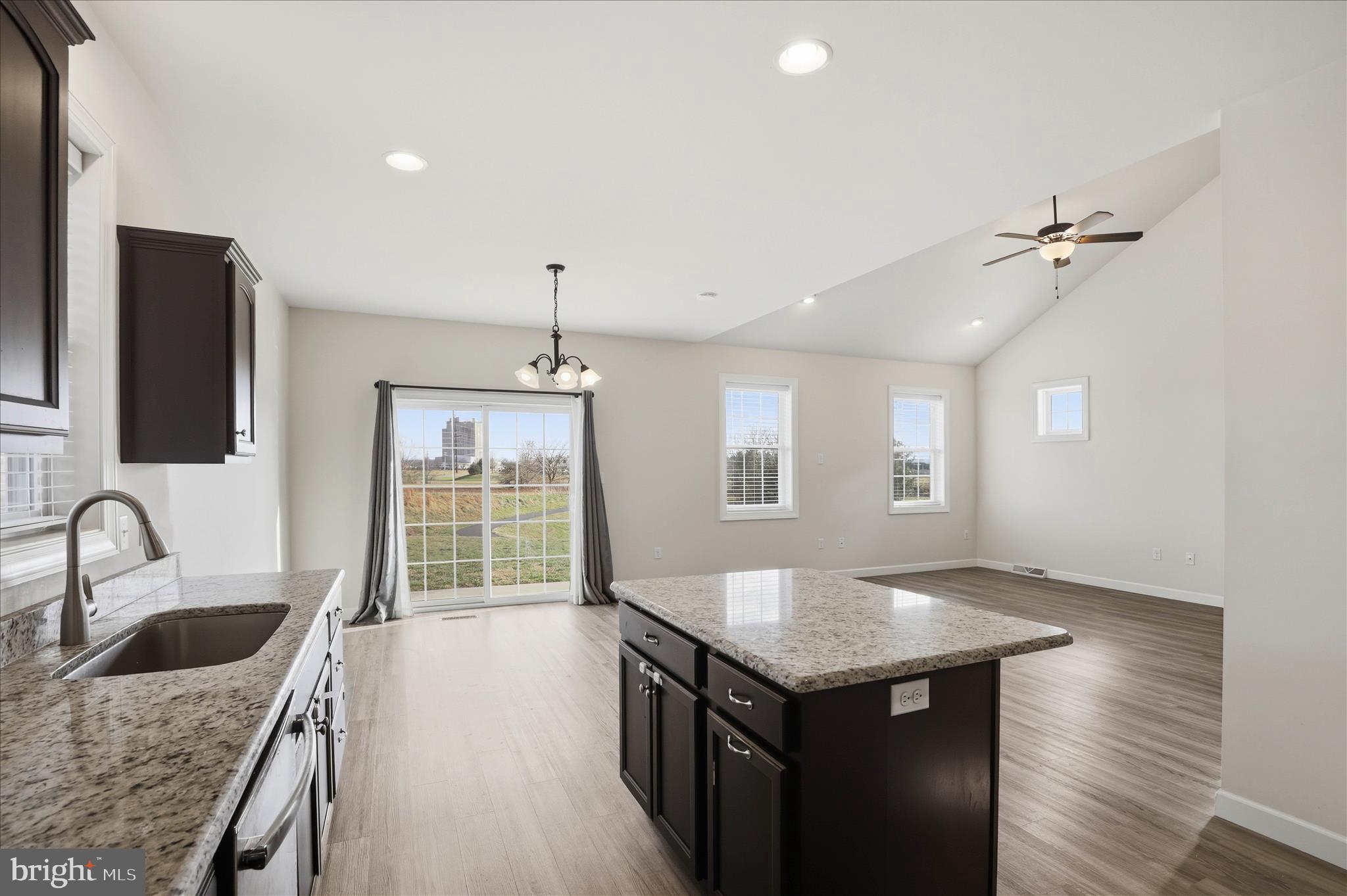 ELM TREE - Residential