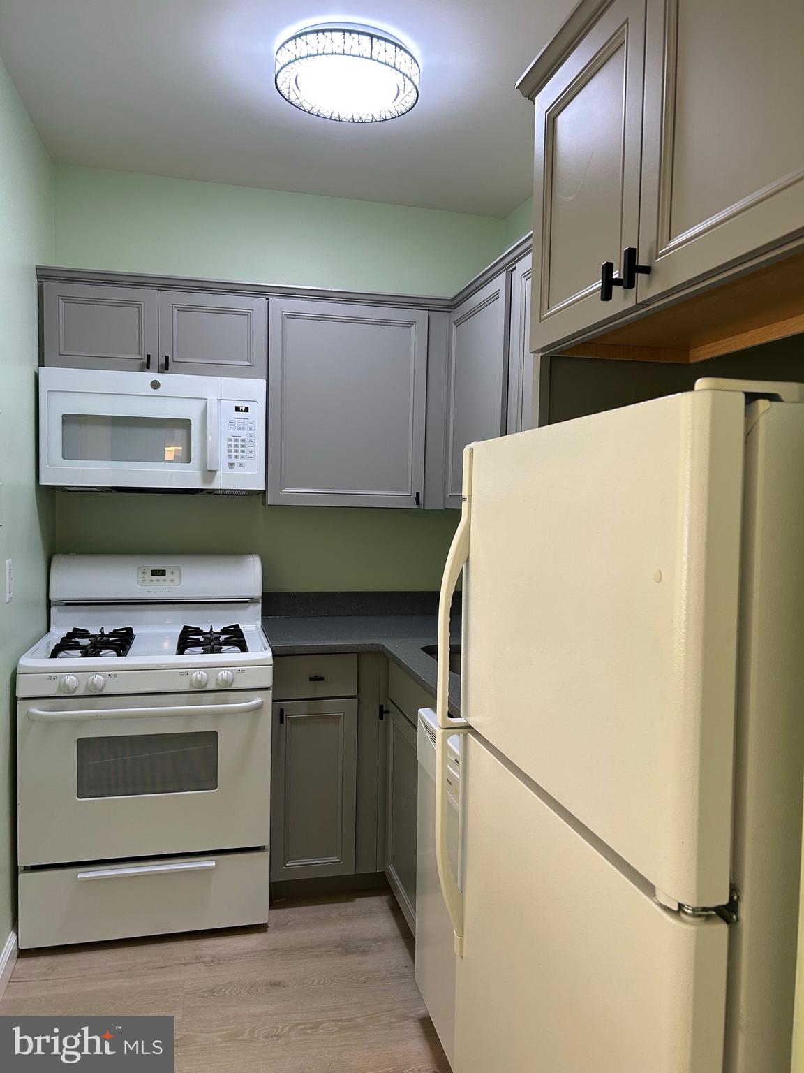 WOODLAKE TOWERS - Residential Lease