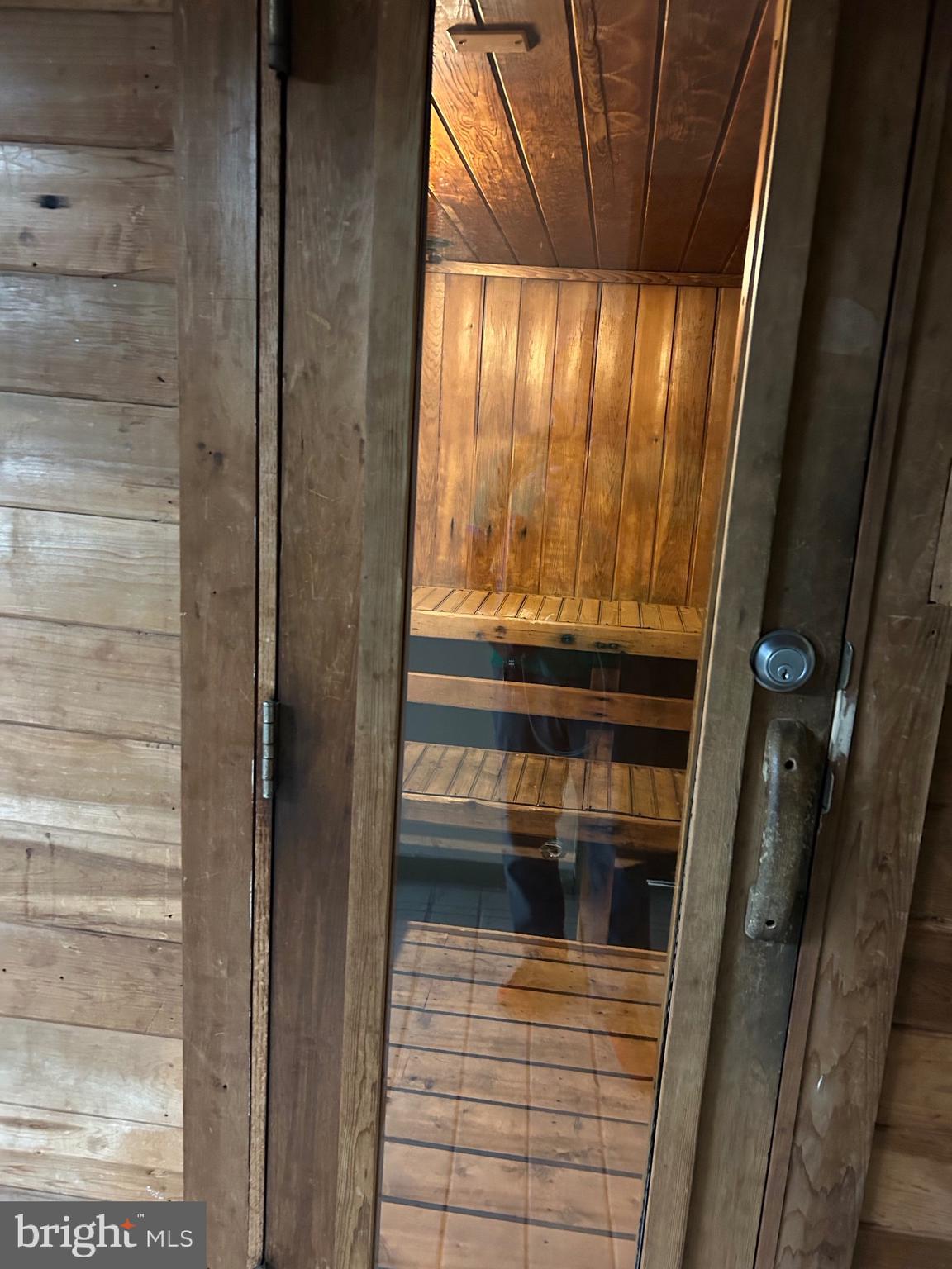 WOODLAKE TOWERS - Residential Lease