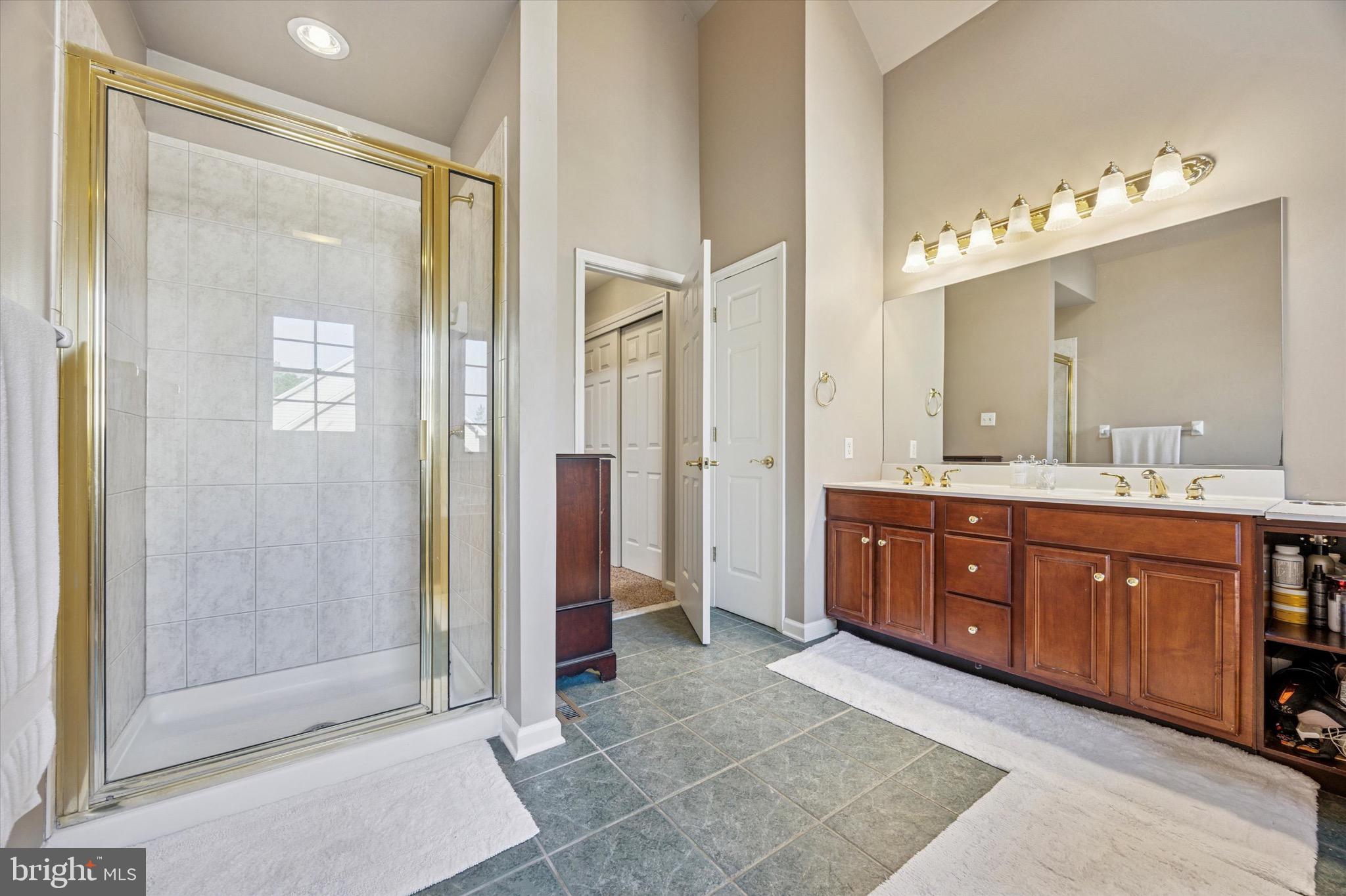 VALLEY GREEN - Residential