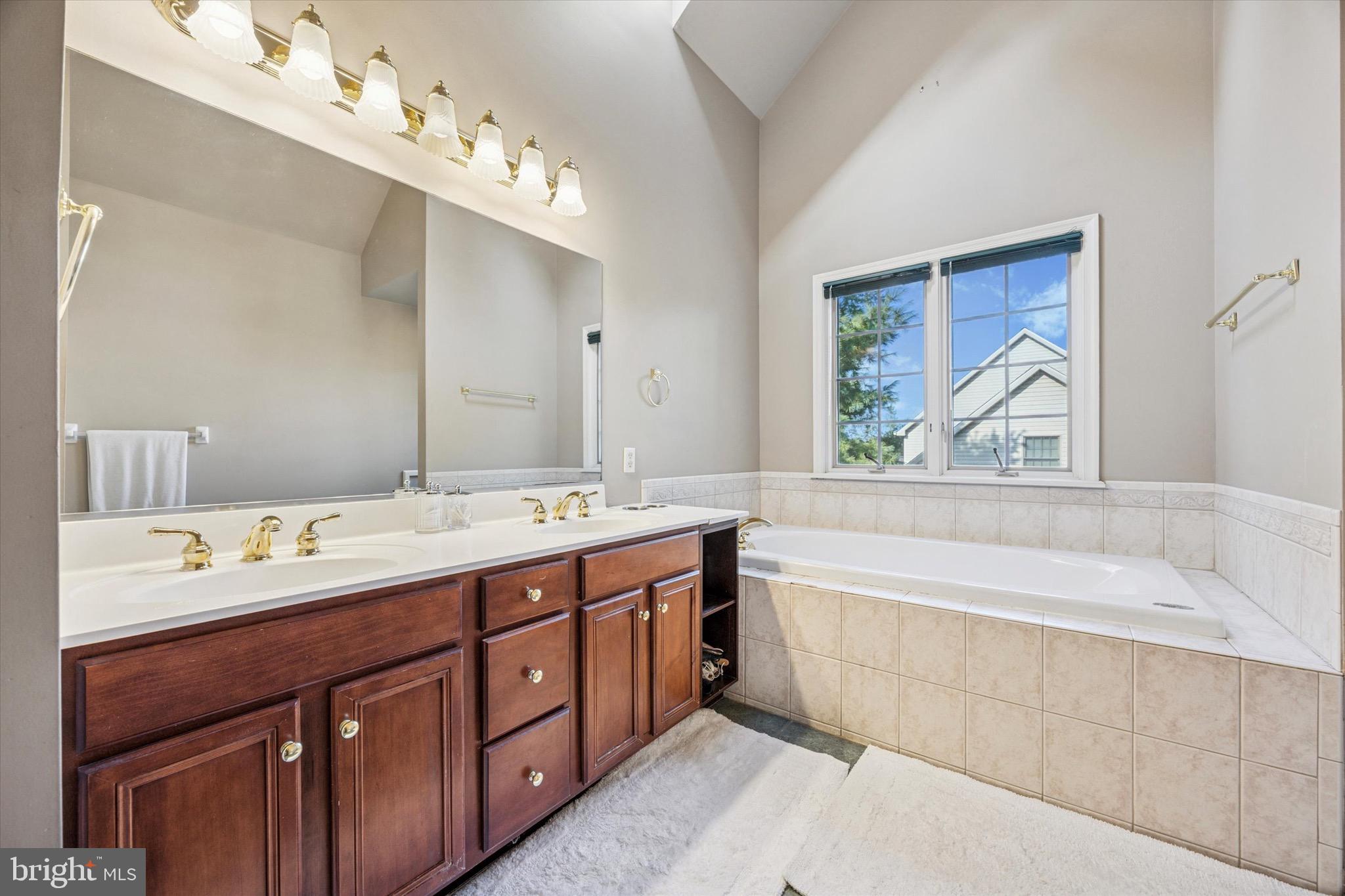 VALLEY GREEN - Residential