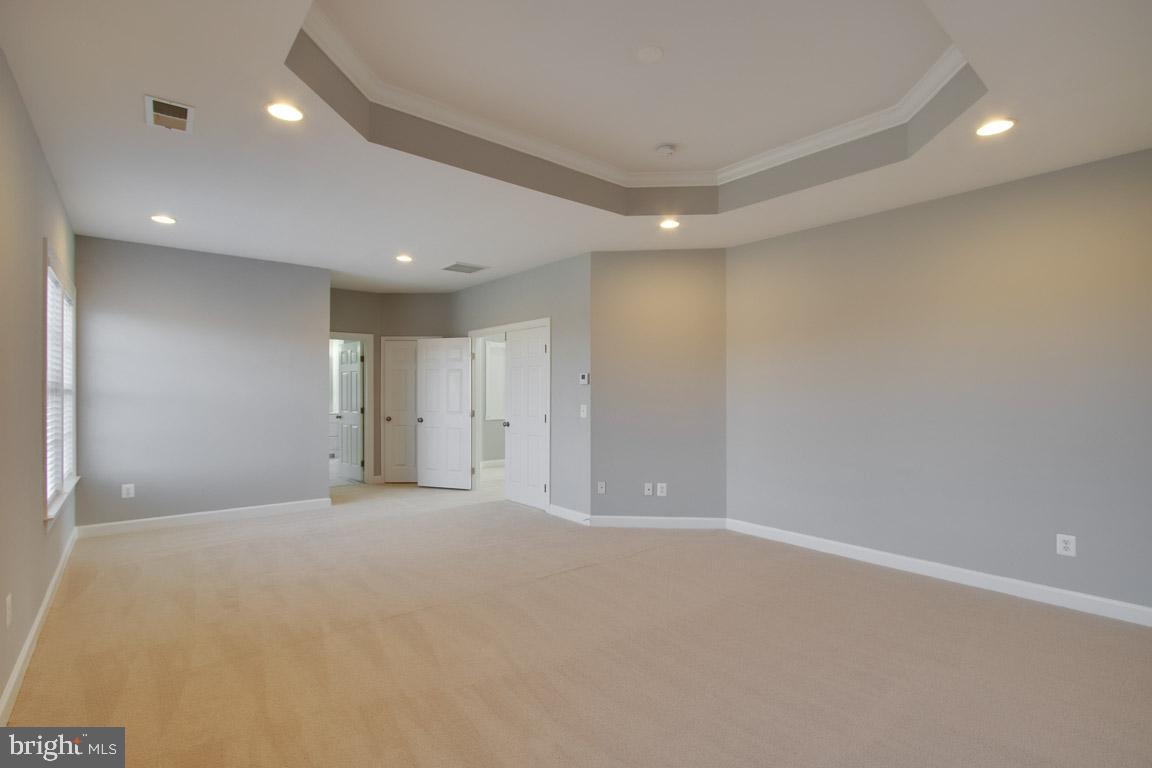 HOLLY RIDGE AT LAWNVALE - Residential