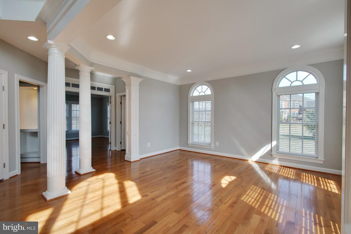 HOLLY RIDGE AT LAWNVALE - Residential