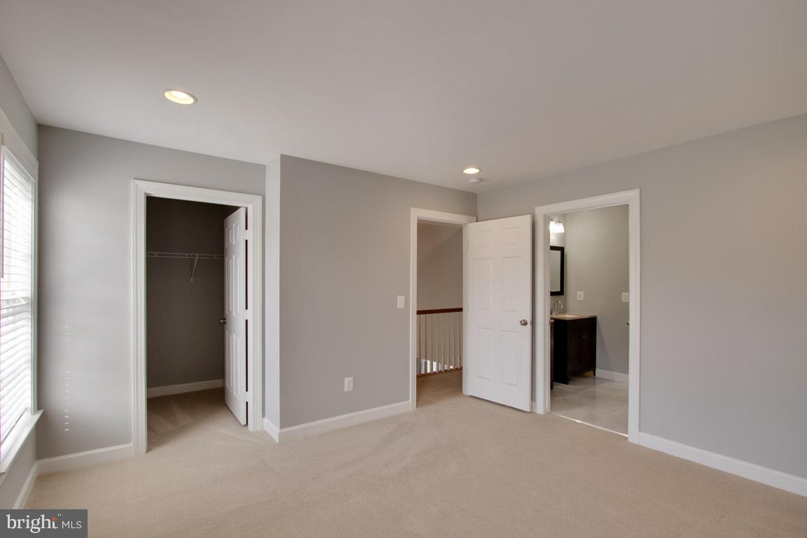 HOLLY RIDGE AT LAWNVALE - Residential