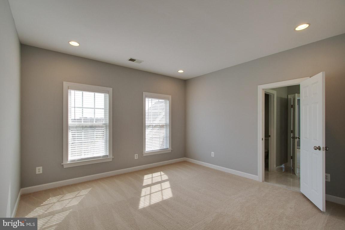 HOLLY RIDGE AT LAWNVALE - Residential