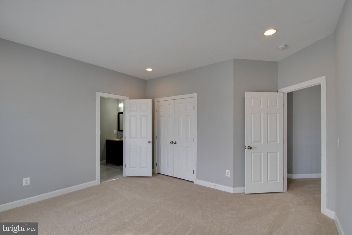 HOLLY RIDGE AT LAWNVALE - Residential