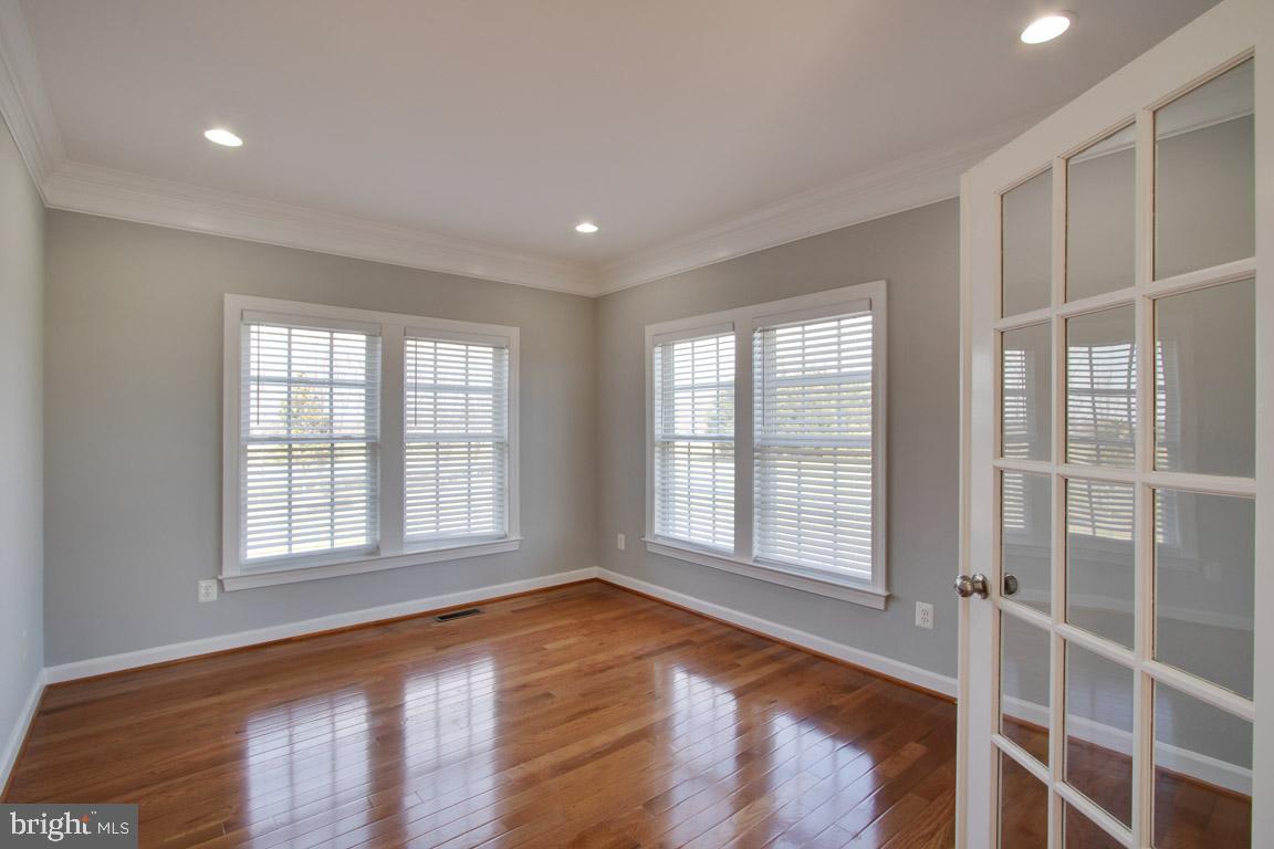 HOLLY RIDGE AT LAWNVALE - Residential