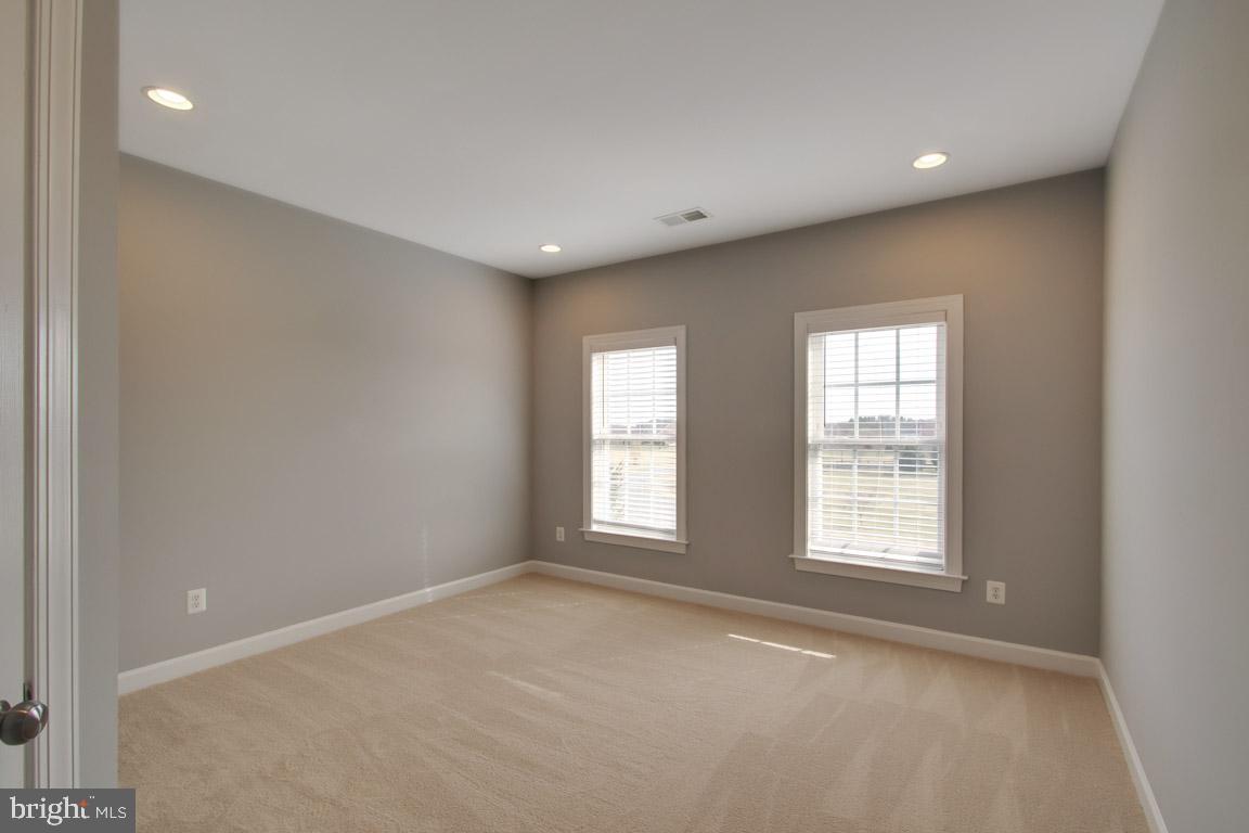 HOLLY RIDGE AT LAWNVALE - Residential