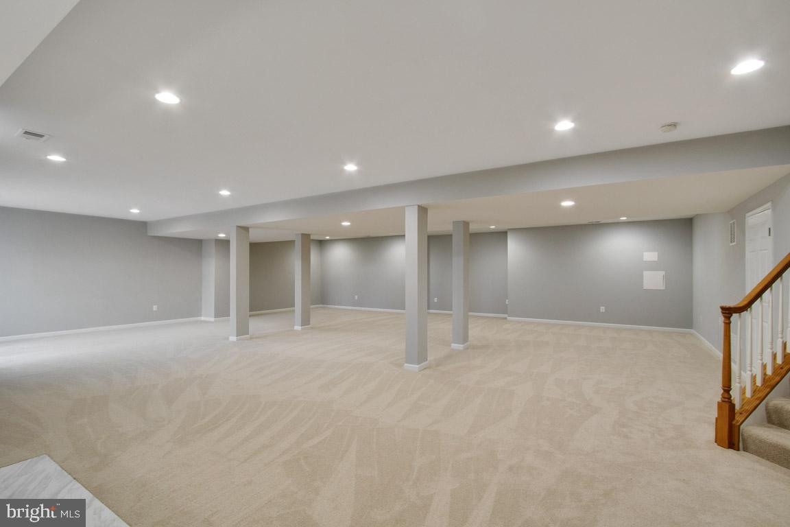 HOLLY RIDGE AT LAWNVALE - Residential