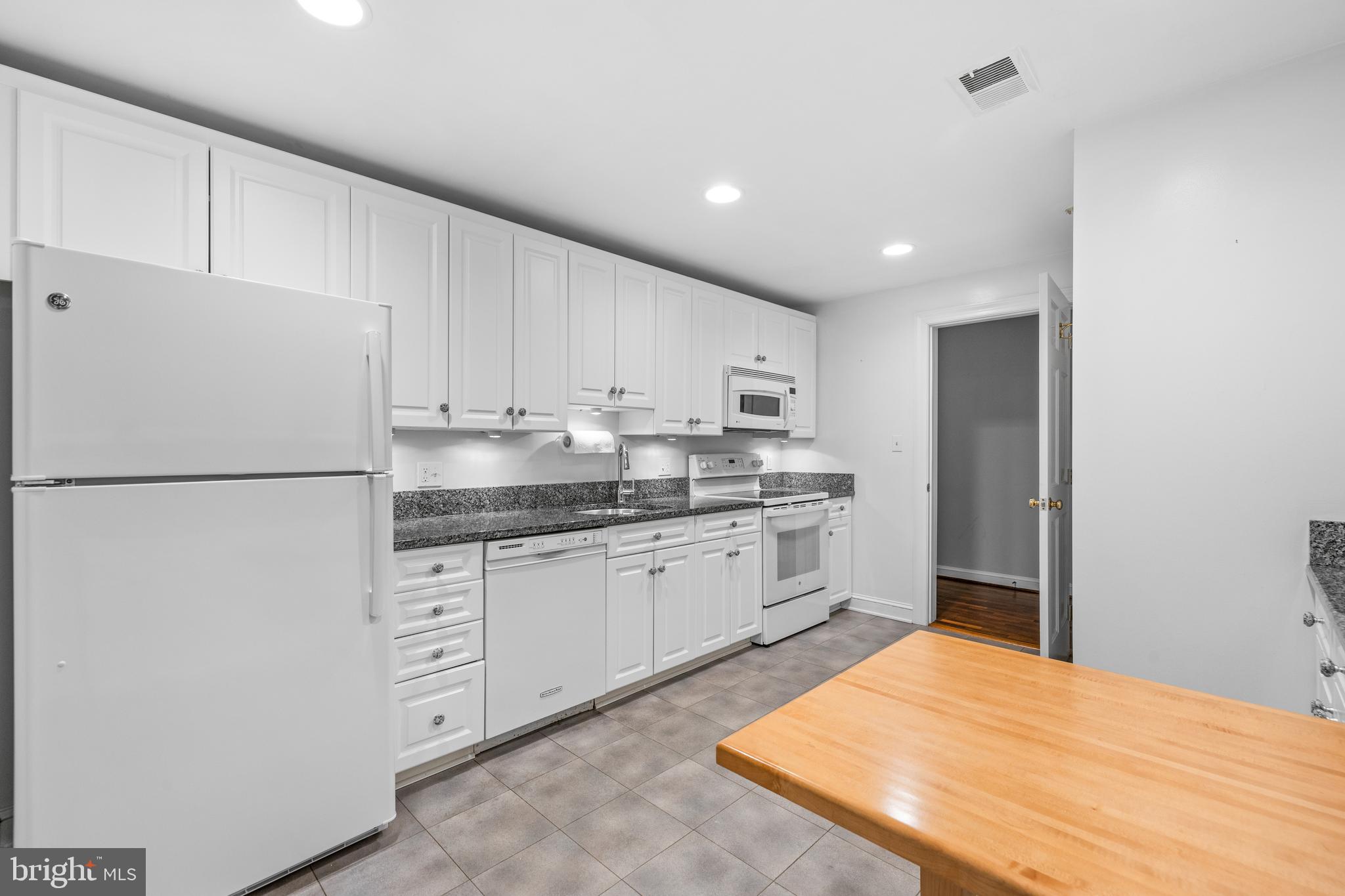 DEVON HILL - Residential Lease