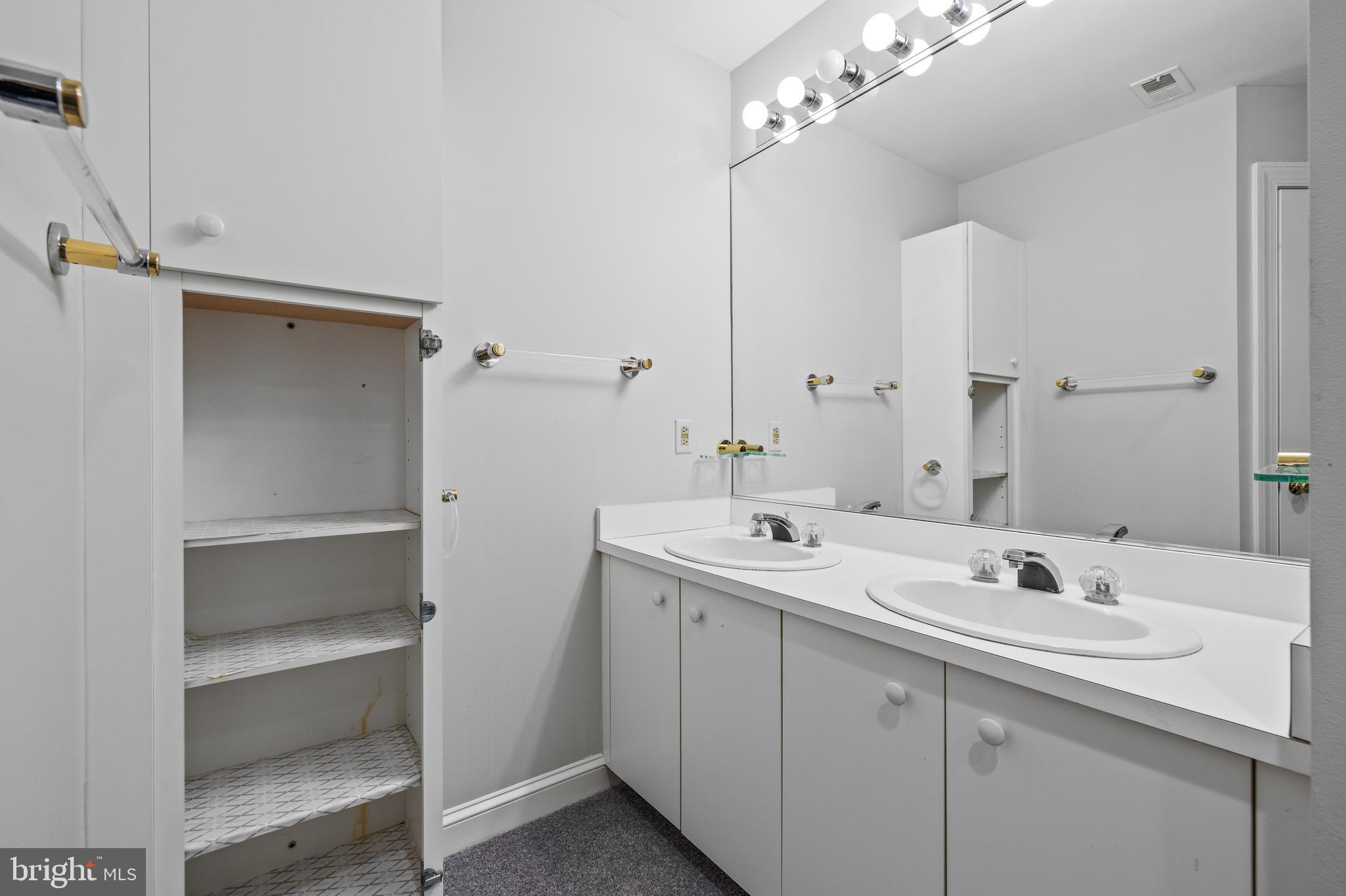 DEVON HILL - Residential Lease