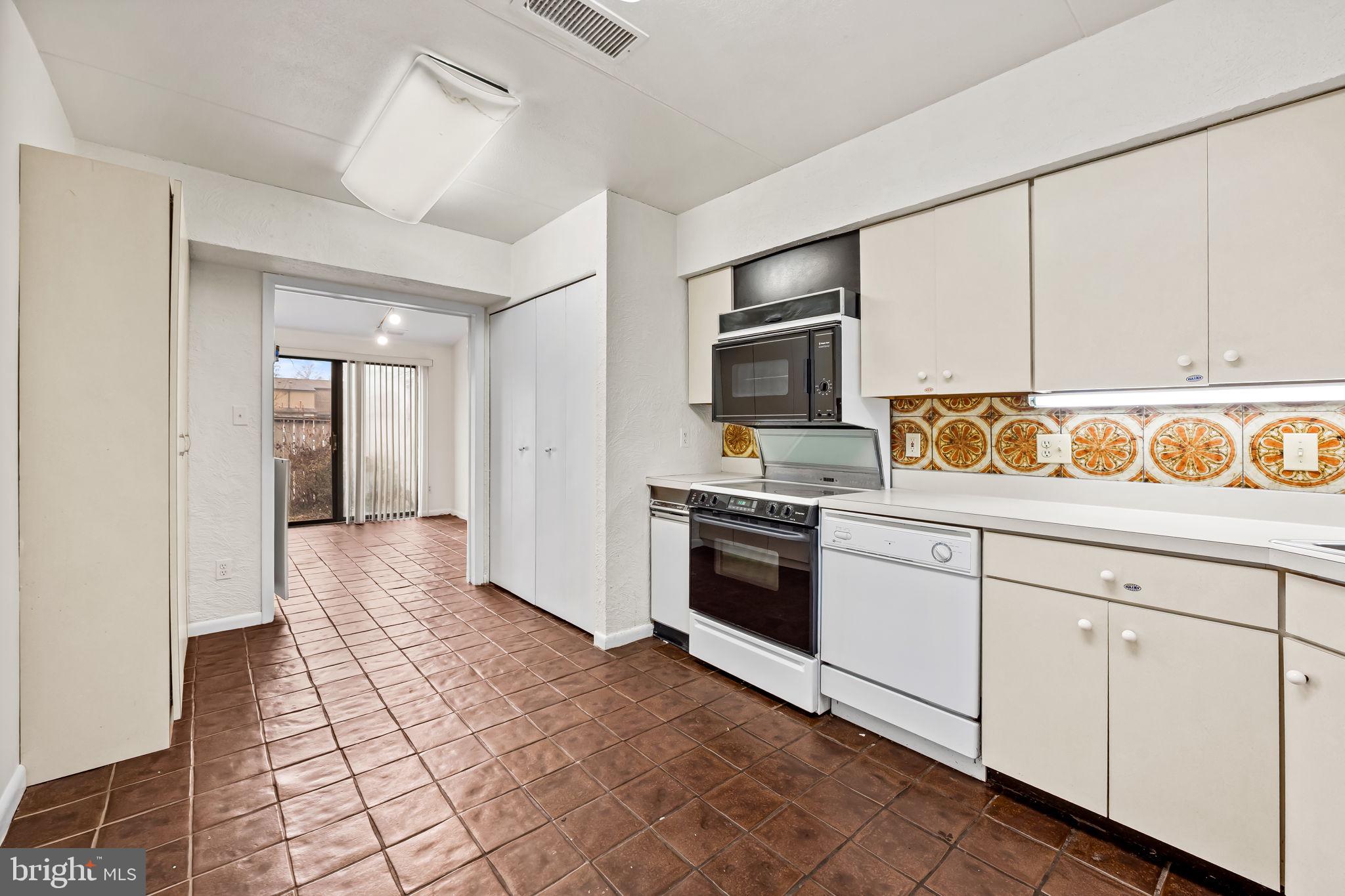 ANNEN WOODS - Residential