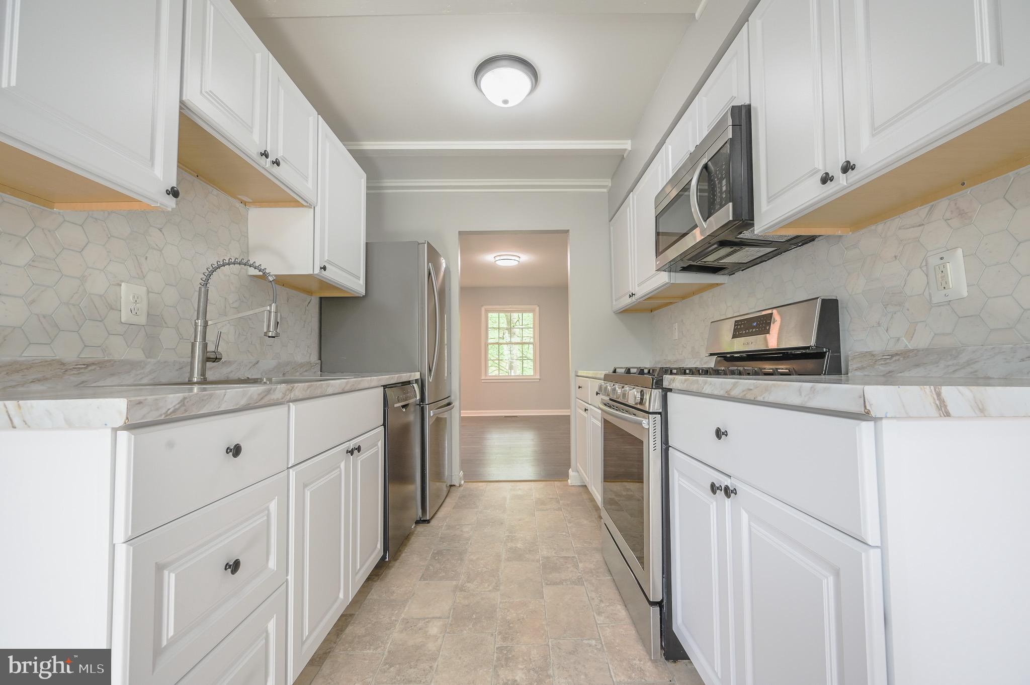 LONDON TOWNE - Residential