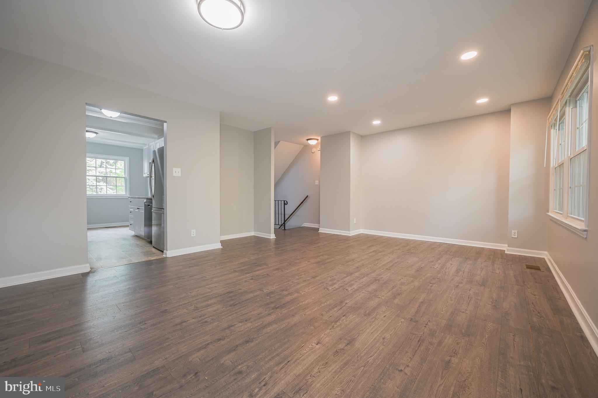 LONDON TOWNE - Residential