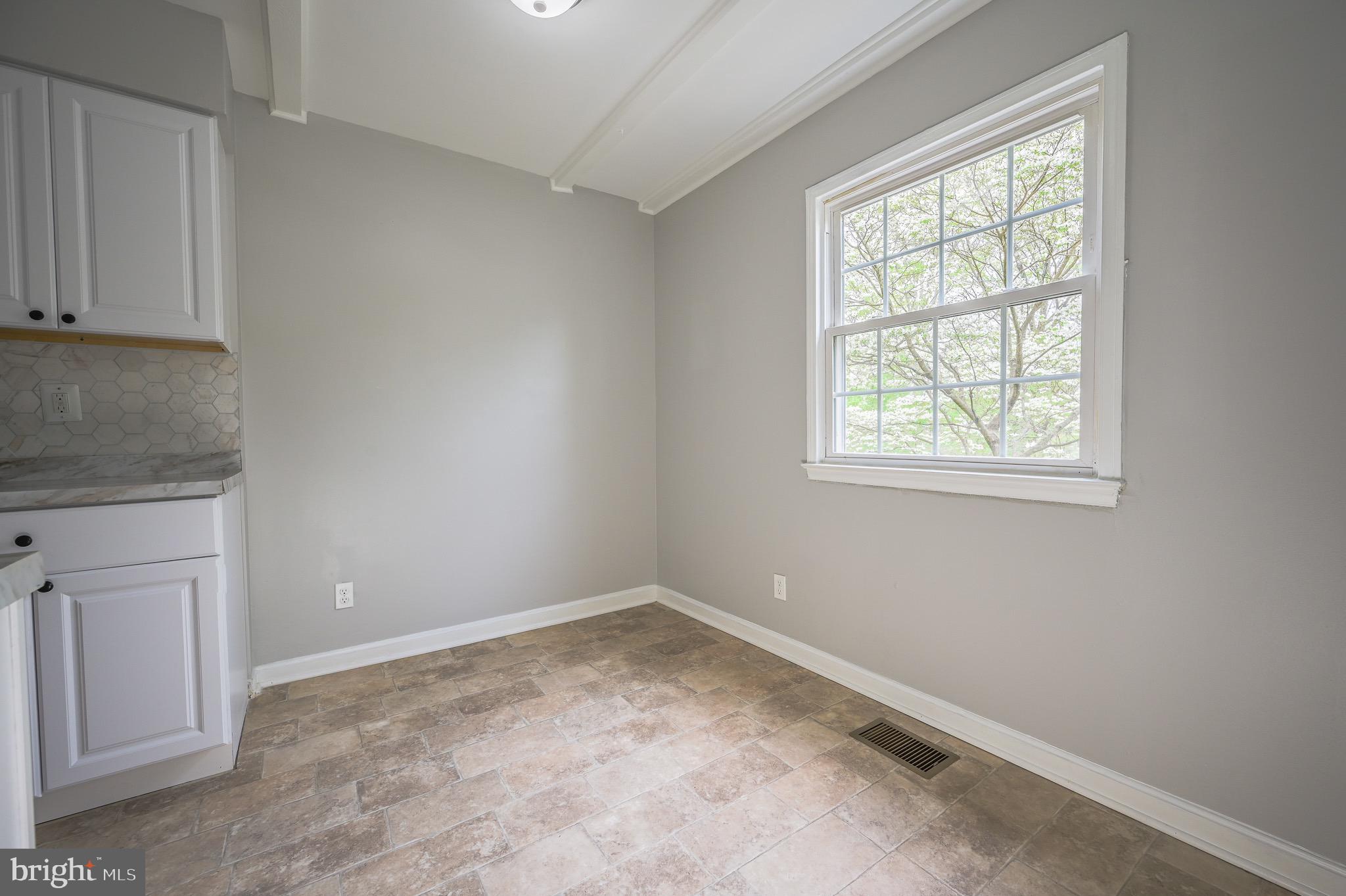 LONDON TOWNE - Residential