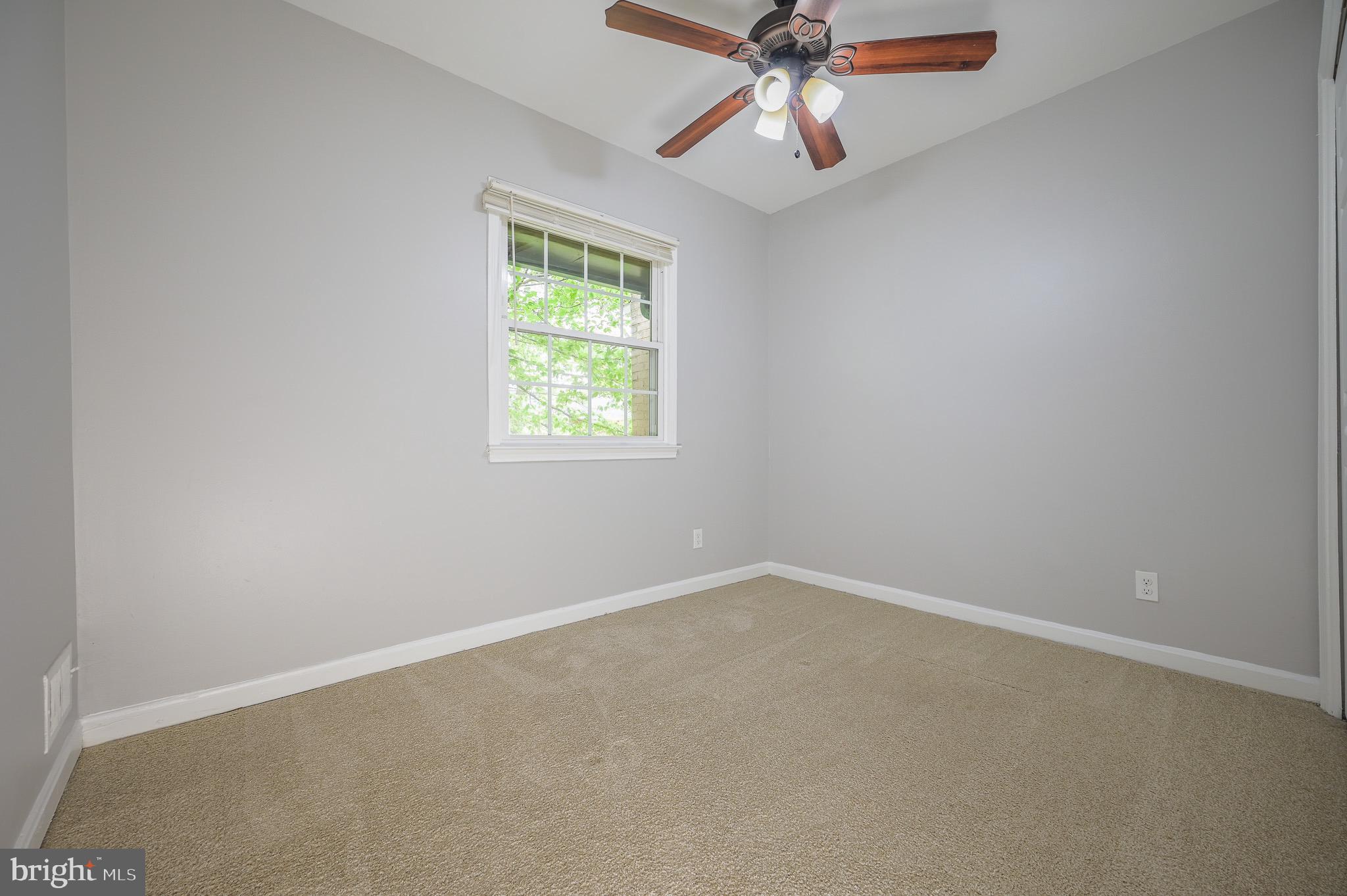 LONDON TOWNE - Residential