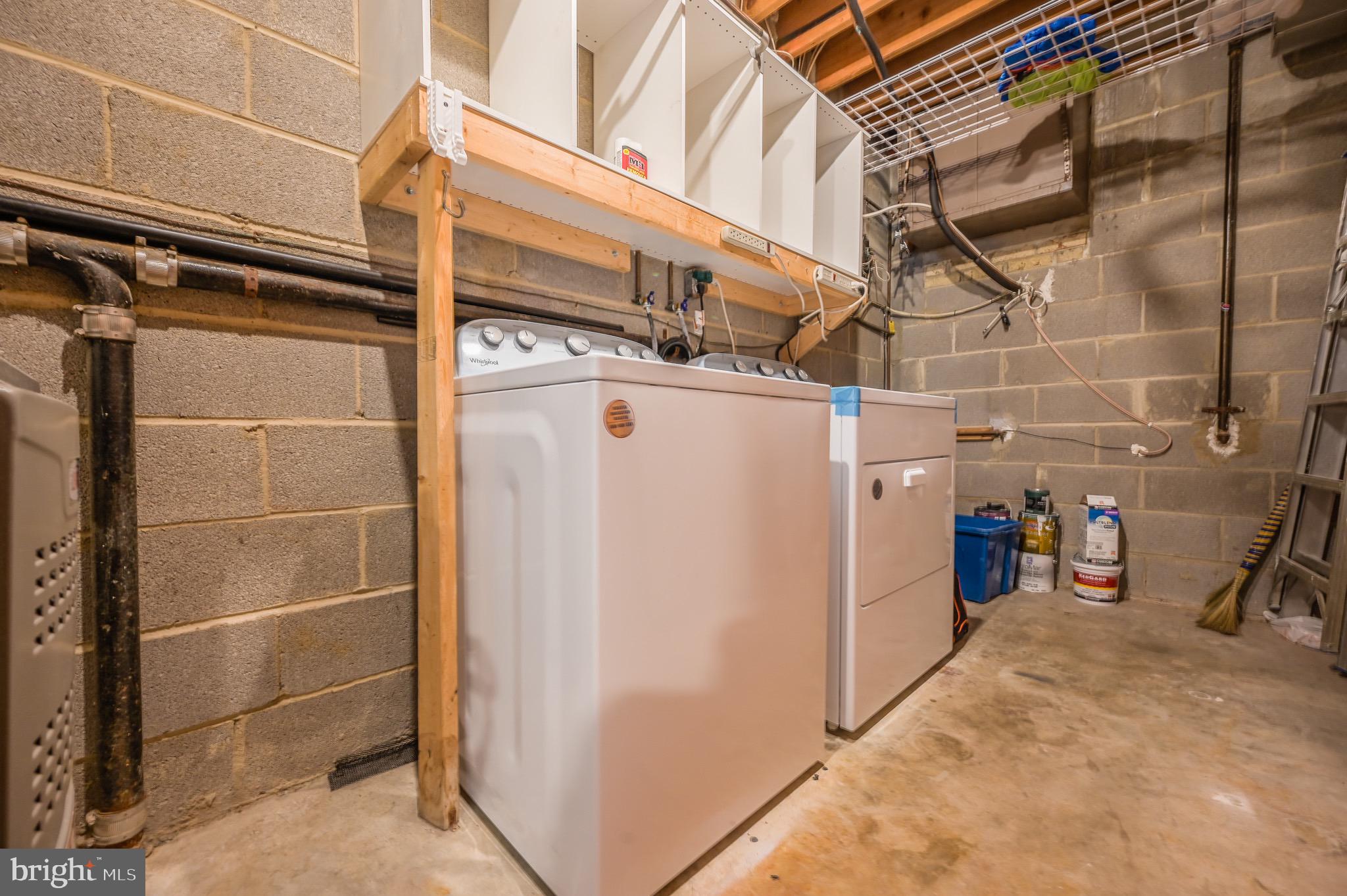 LONDON TOWNE - Residential