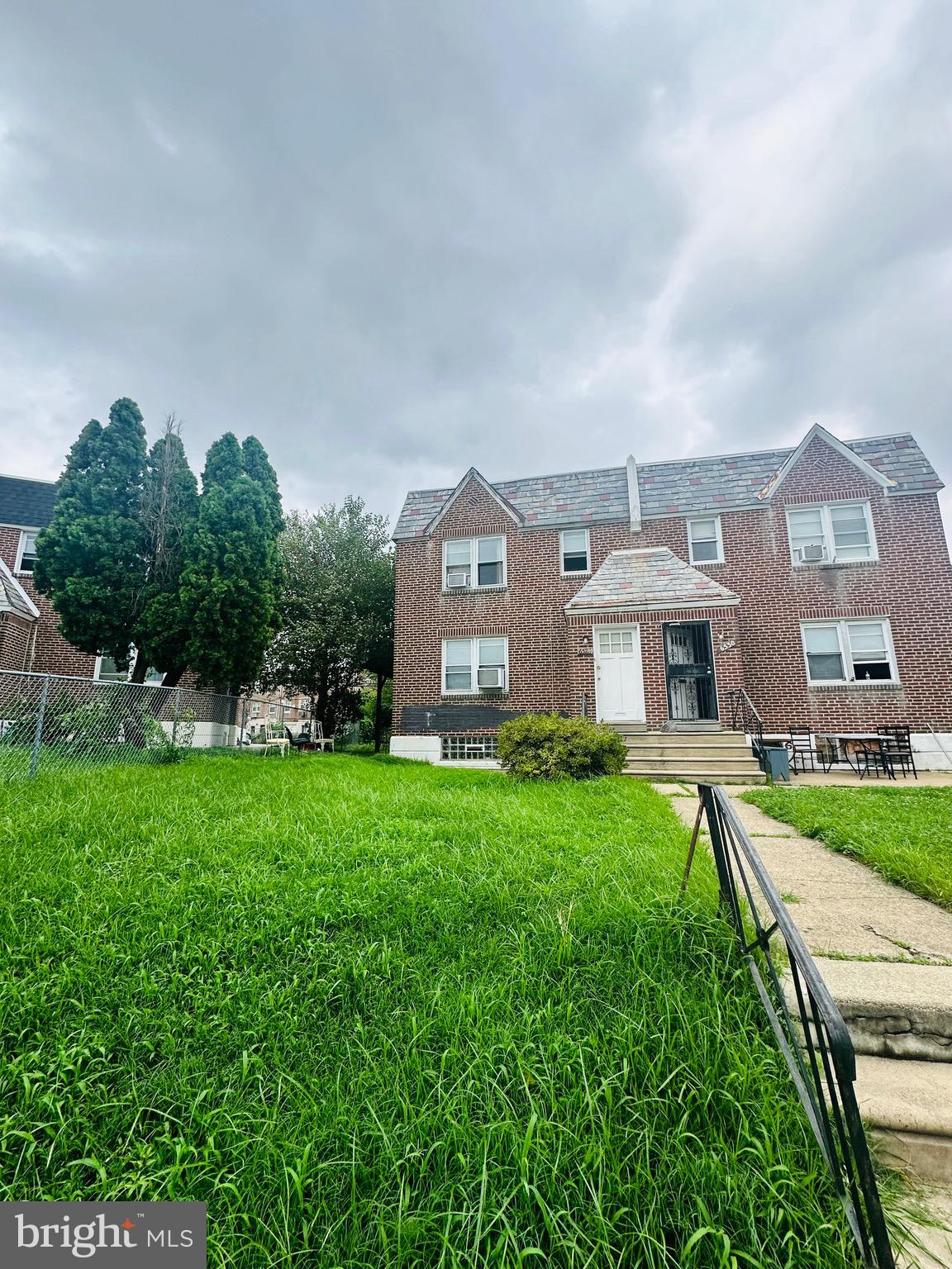 Both units are on month-to-month lease with monthly rent of $1250, tenant split the water bill every month. Great long-term tenants.
