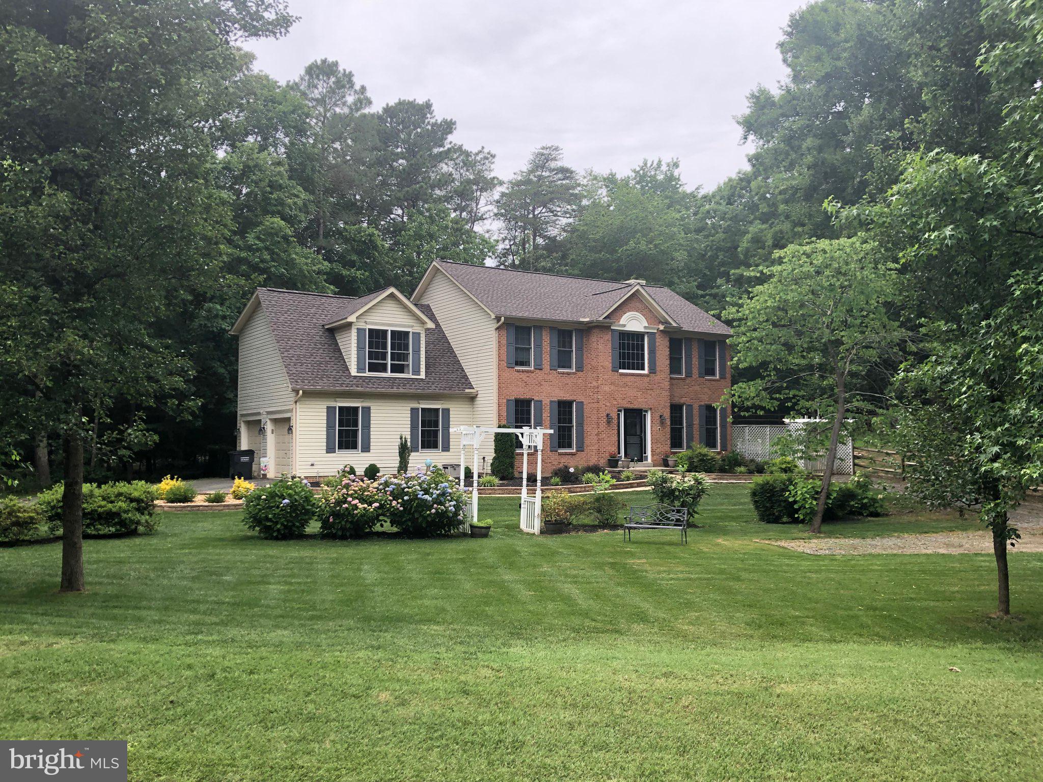 Renovated 4 bedroom home located in Leonardtown. This home boasts major upgrades to the Kitchen, Master Bath and many of the mechanical systems. A new drain field will be installed soon. Large Deck and sun room overlooks a private, fenced in backyard. Perfect for entertaining. Convenient to shopping, Patuxent River NAS, Calvert Cliffs and recreational attractions.