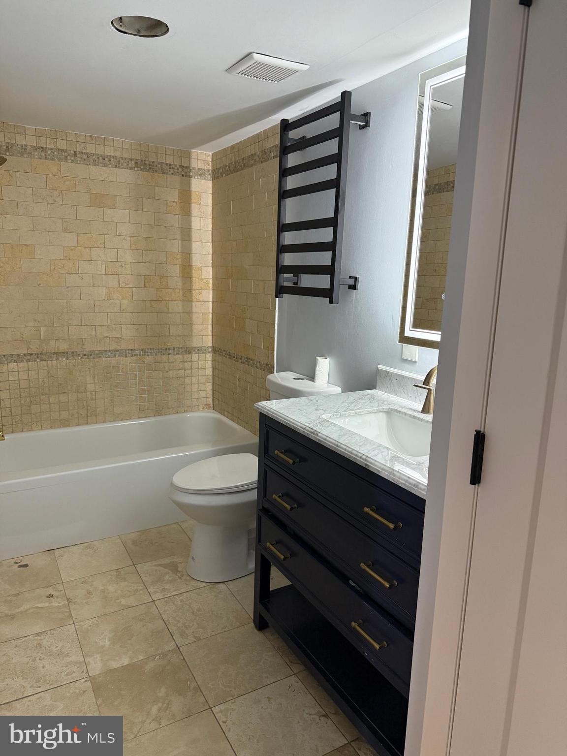 RACQUET CLUB - Residential